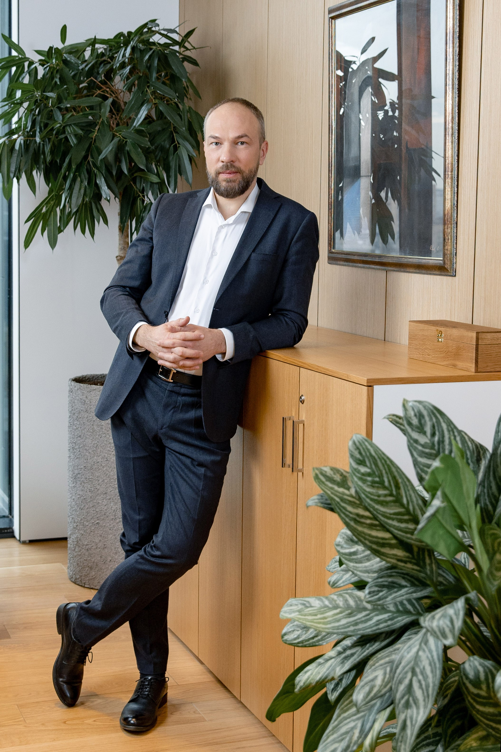 Индивидуальные бизнес-портреты в офисе — фотосъёмка сотрудников компании Мегафон.