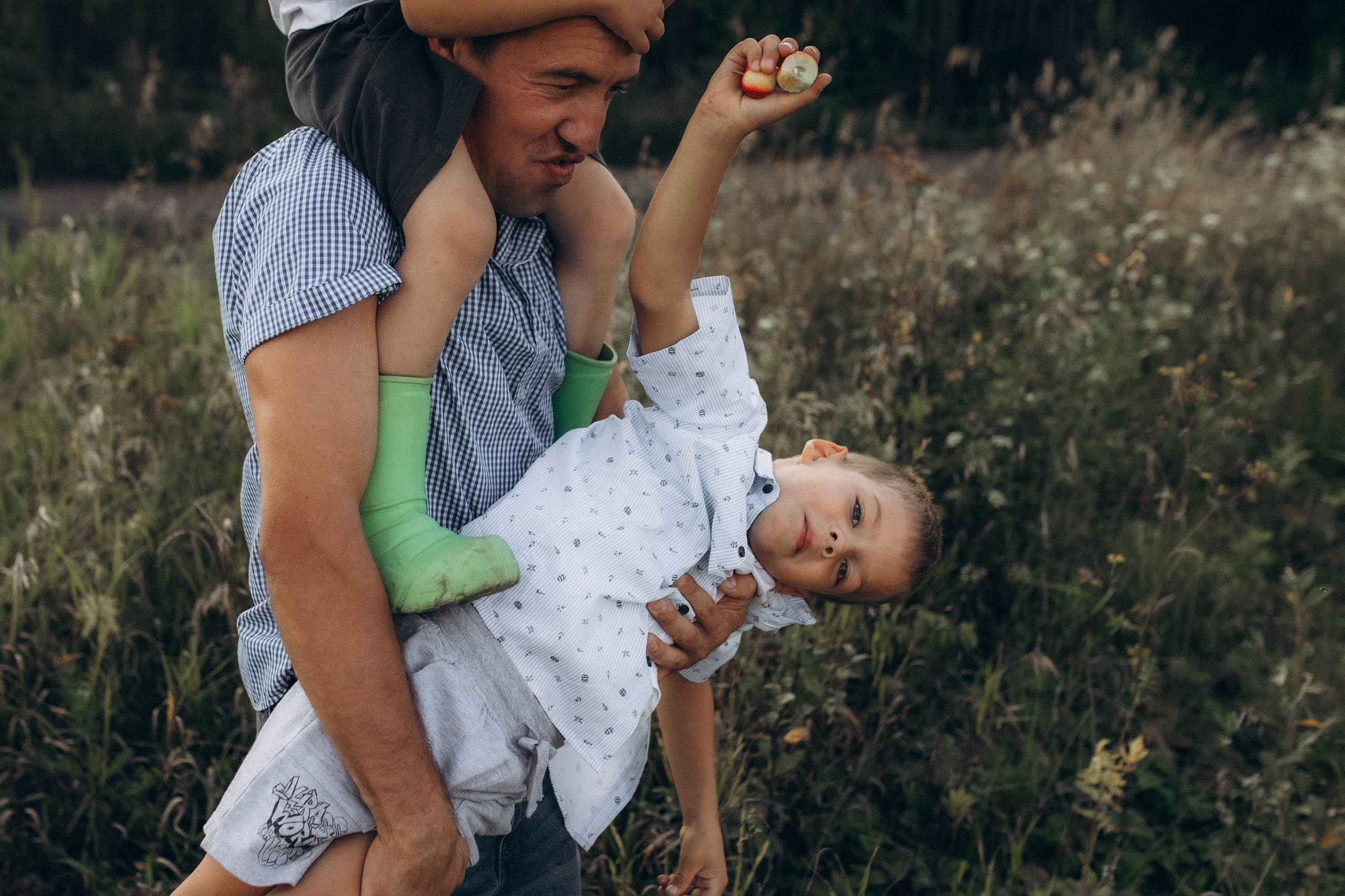 Папа и дети. Семейный фотограф lifestyle в Новосибирске Елена Шпилевая