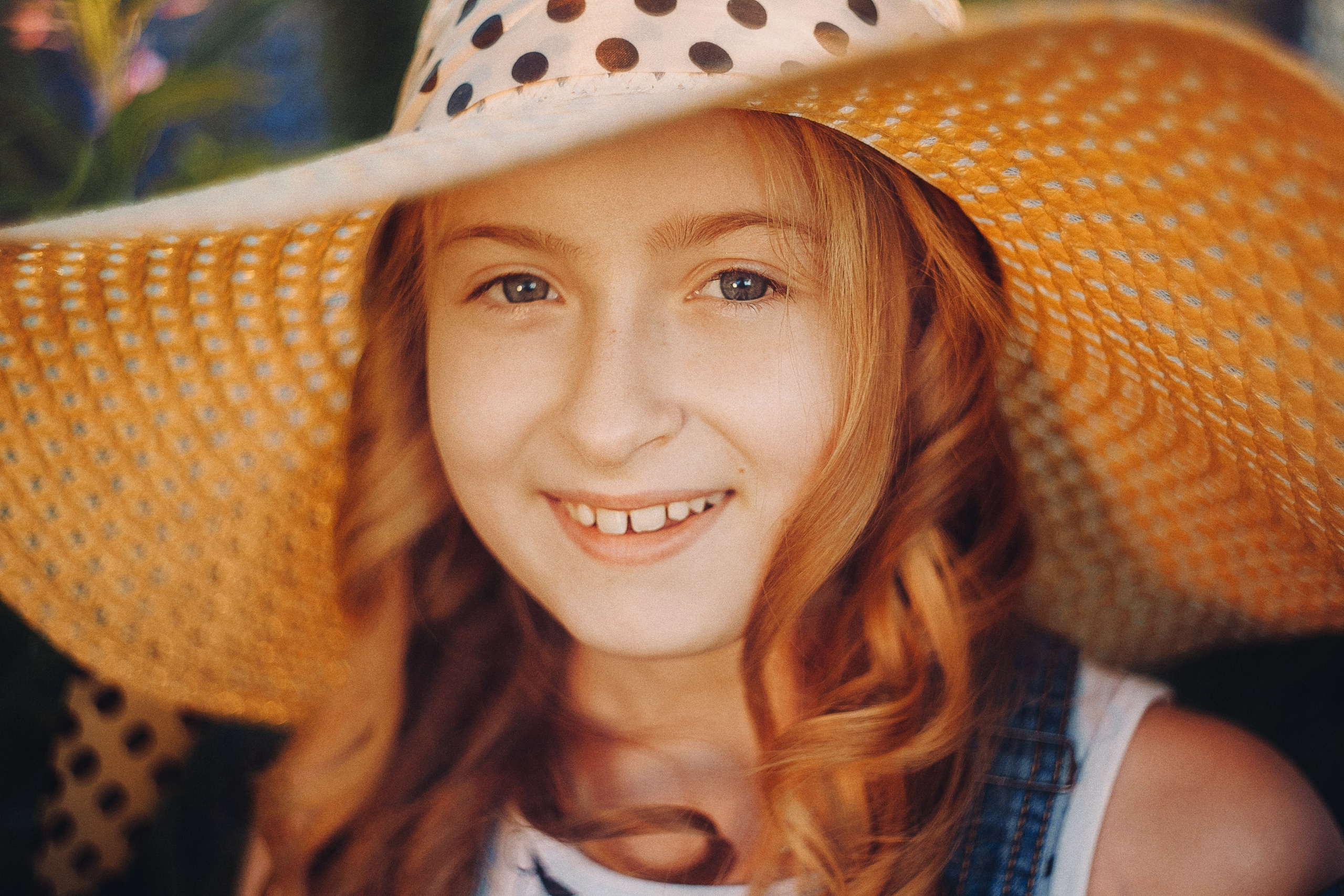 Солнечная Алена в Люпинах. Фотограф Сергей Логинов