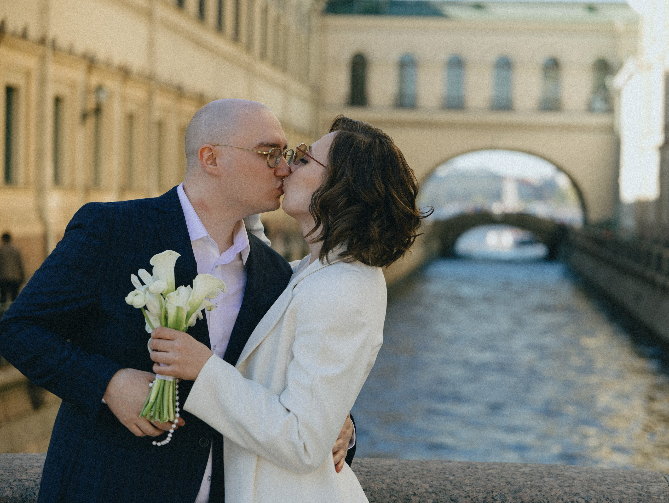 Свадебная фотосессия в Питере из Москвы. Свадебный фотограф СПБ