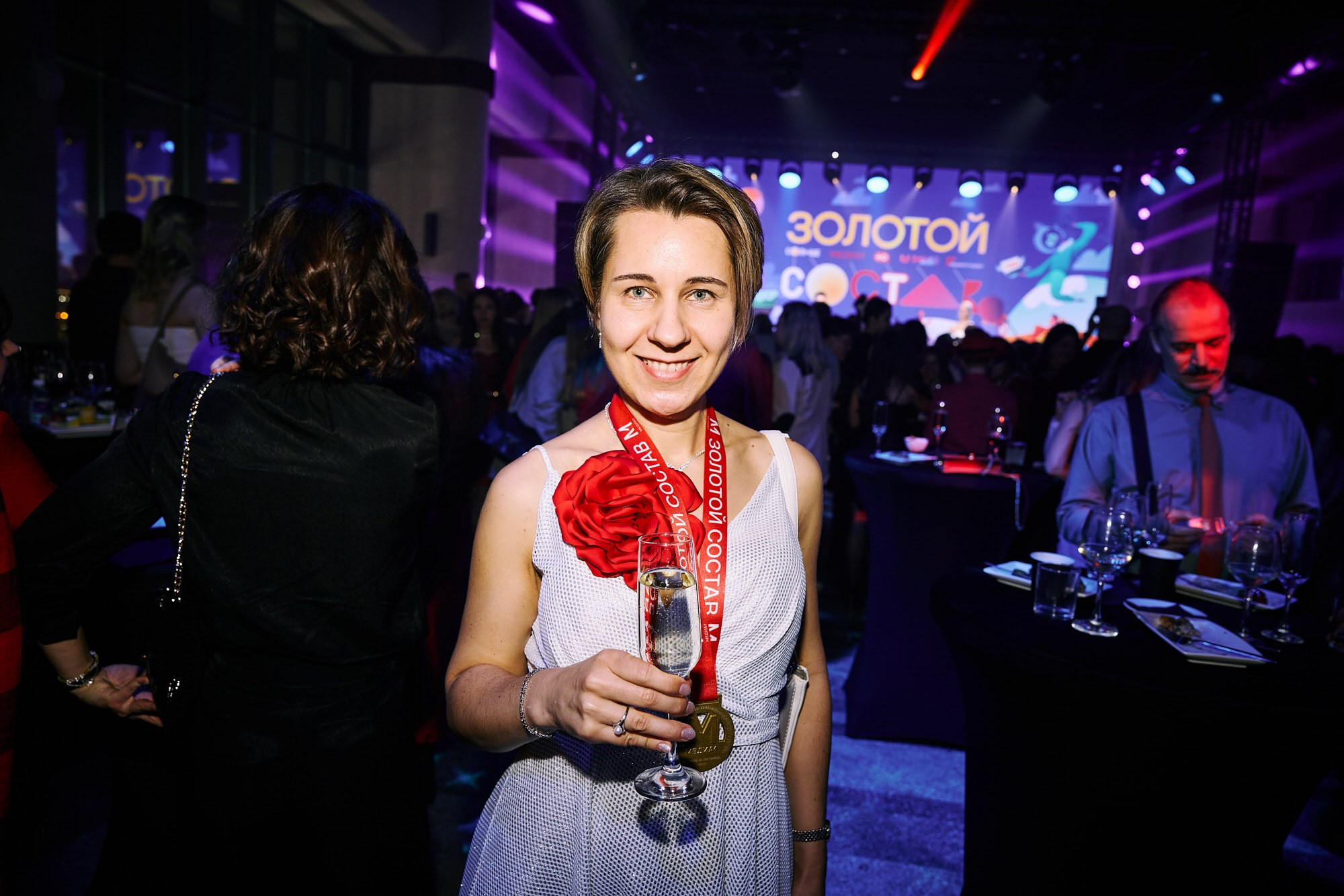 Фотограф на корпоративе «Медиа1» — репортажная съёмка делового праздника. Репортажный фотограф в Москве — Дмитрий Тарасов | Съёмка мероприятий, концертов, корпоративов