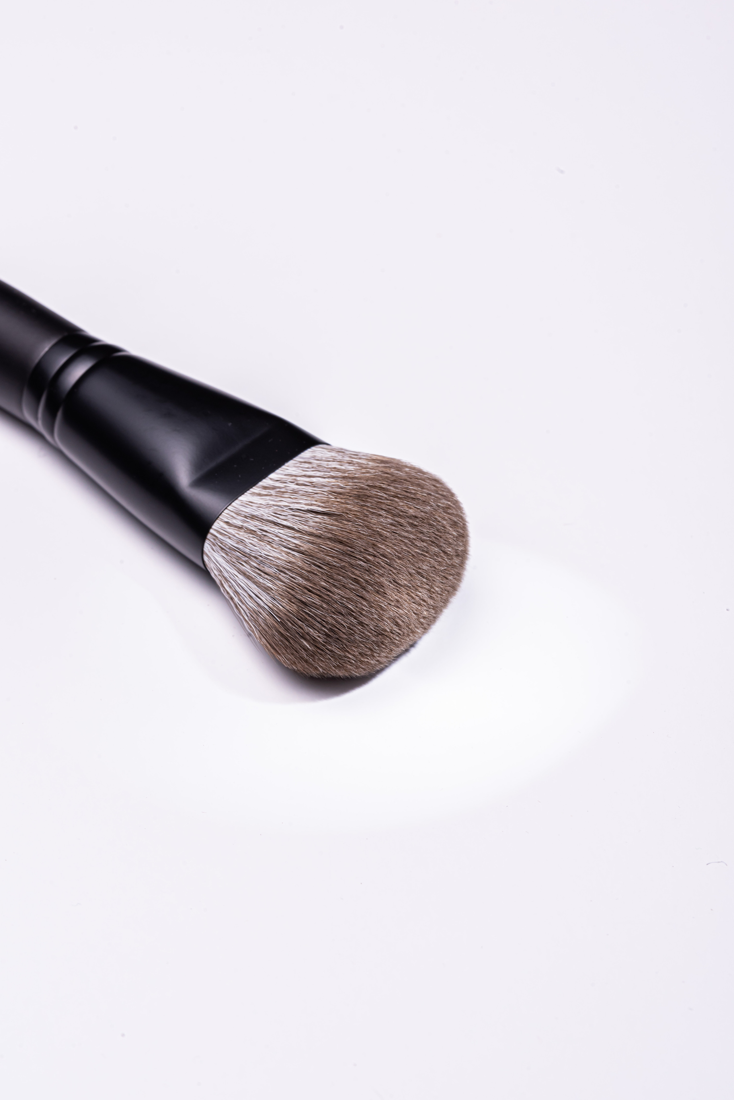 КИСТОЧКИ. Раптовый Александр Предметный и рекламный фотограф в Москве