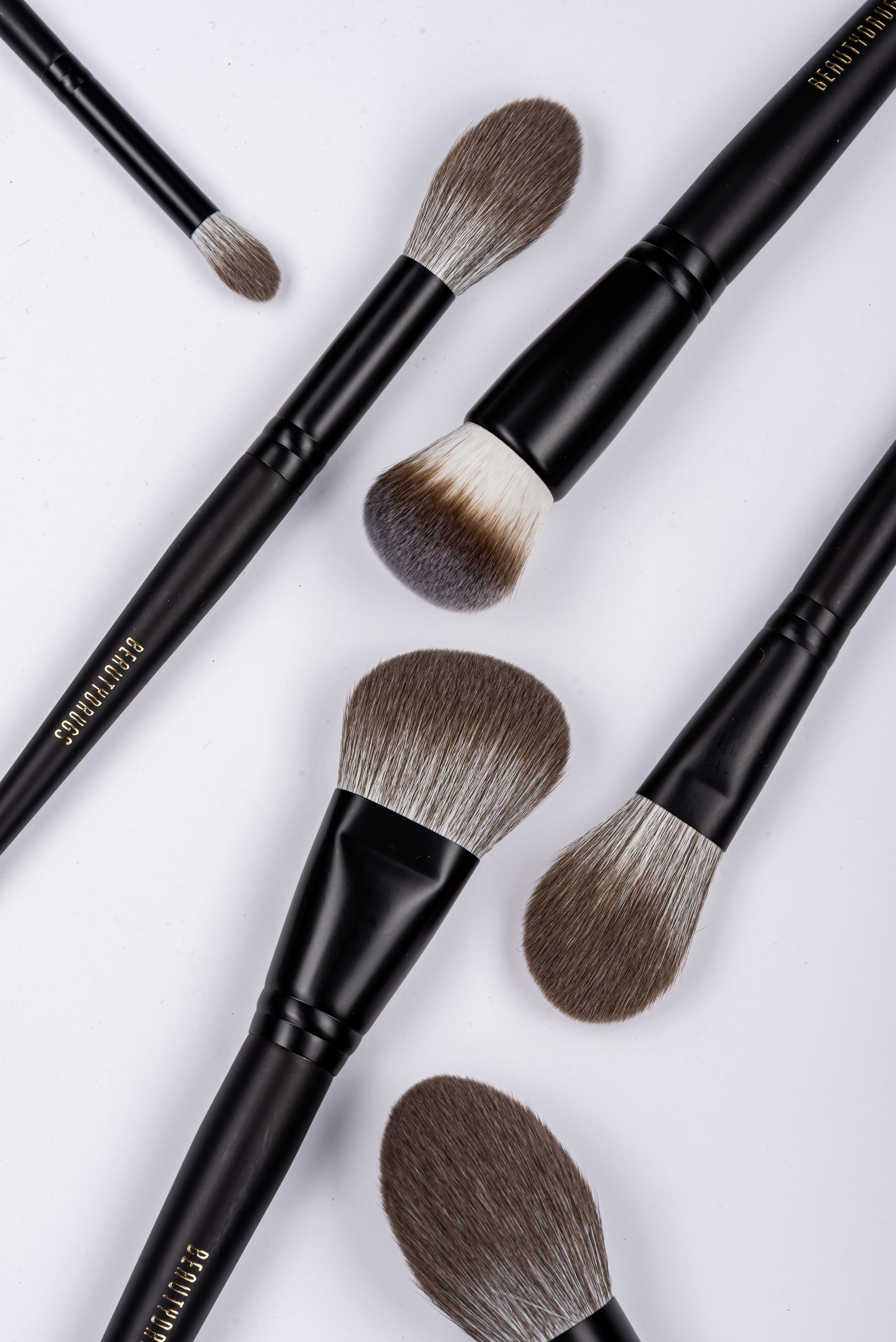 КИСТОЧКИ. Раптовый Александр Предметный и рекламный фотограф в Москве