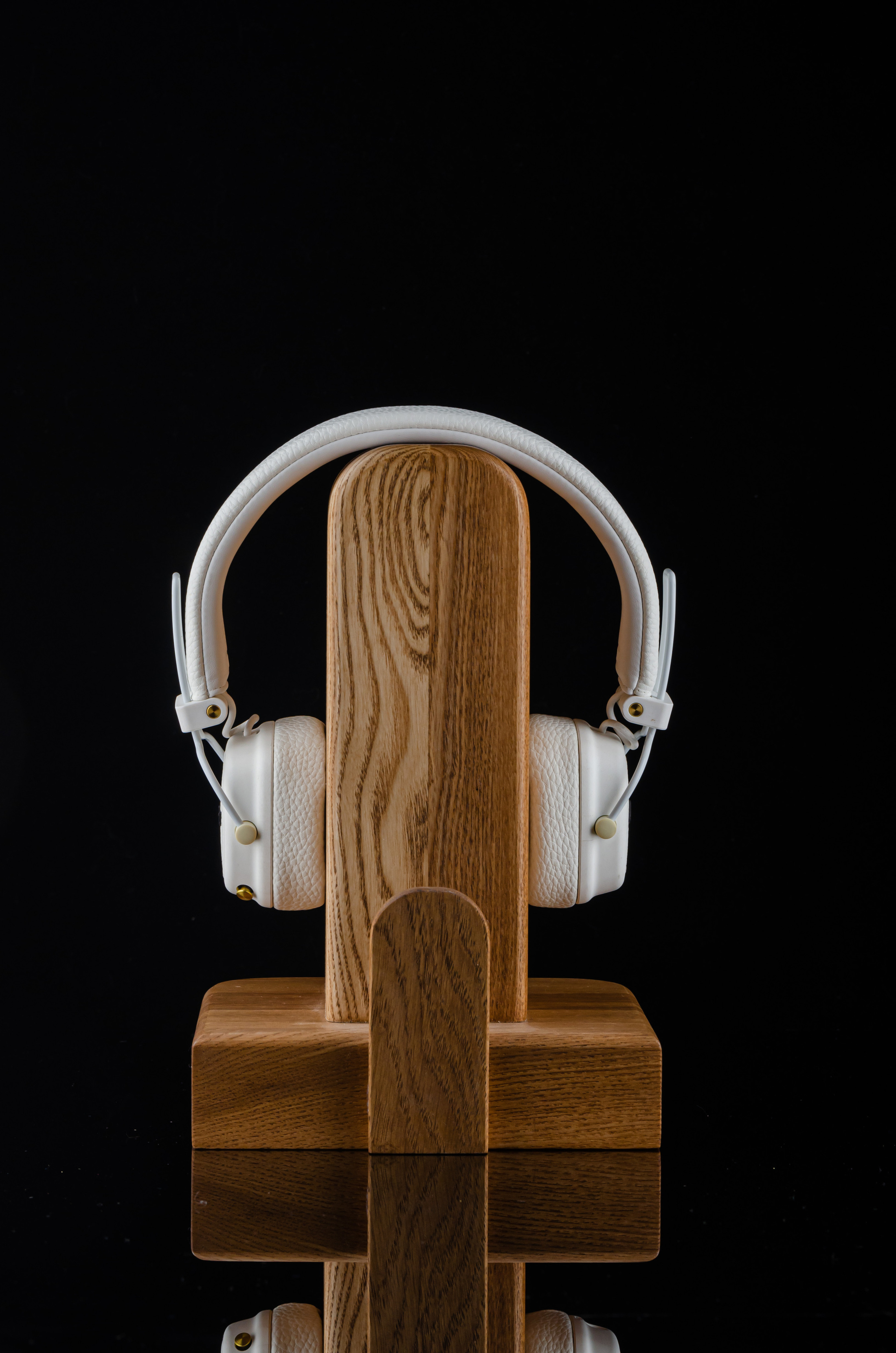 ПОДСТАВКИ ПОД НАУШНИКИ. Раптовый Александр Предметный и рекламный фотограф в Москве