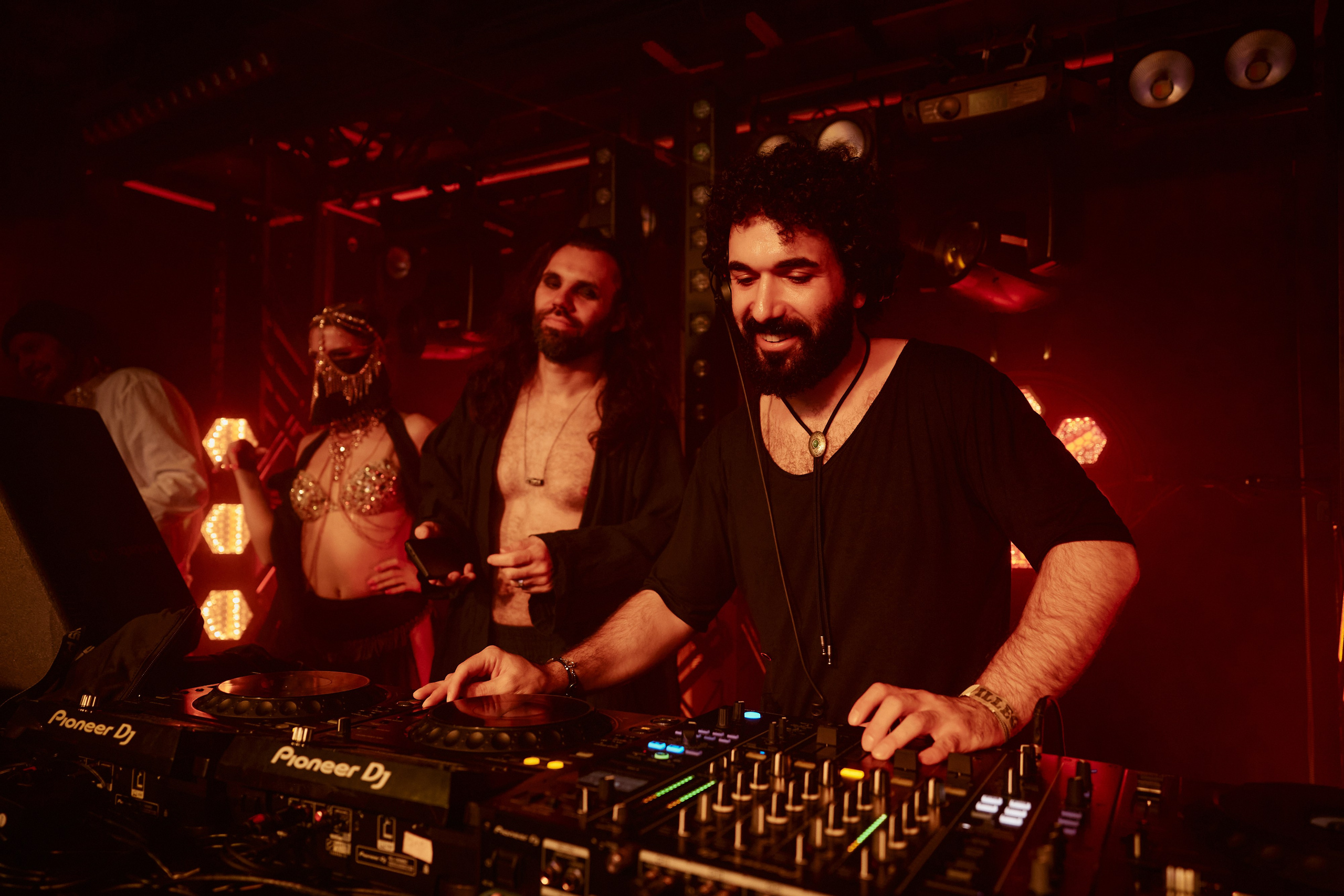 ILLEGAL FRIENDS — MIRAGE [PART III]. СВОИ. ФОТООТЧЕТЫ-СОБЫТИЯ-МЕСТА