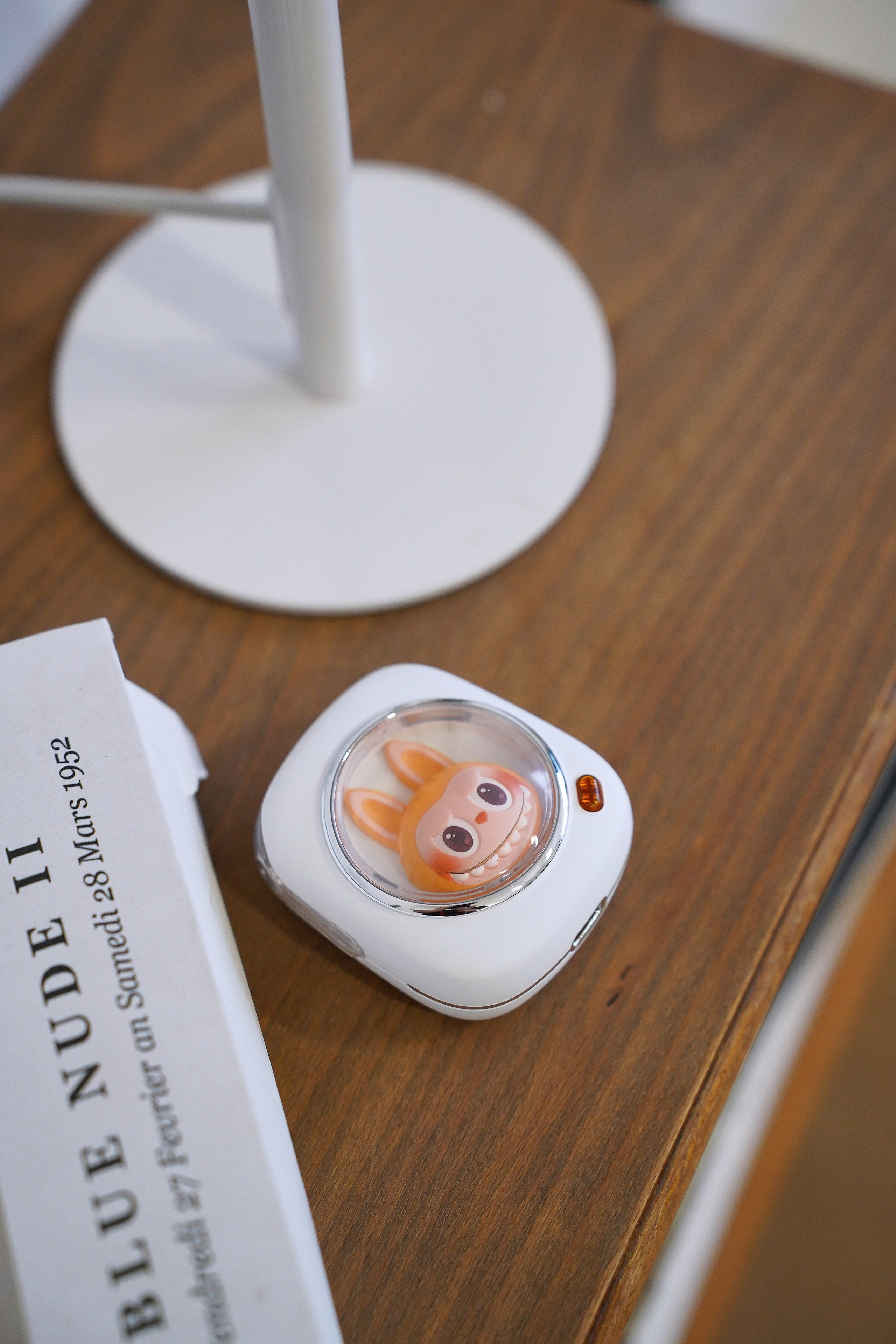 Наушники в интерьере. Фотограф