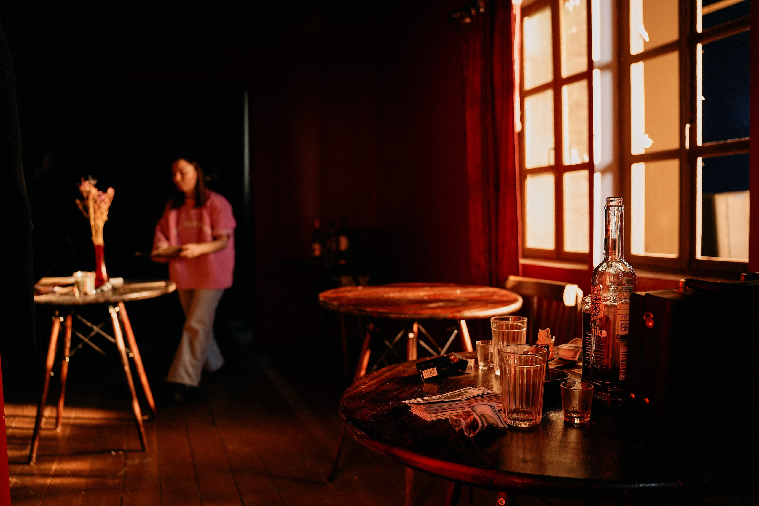 БЭКИ со съемок. Фотограф