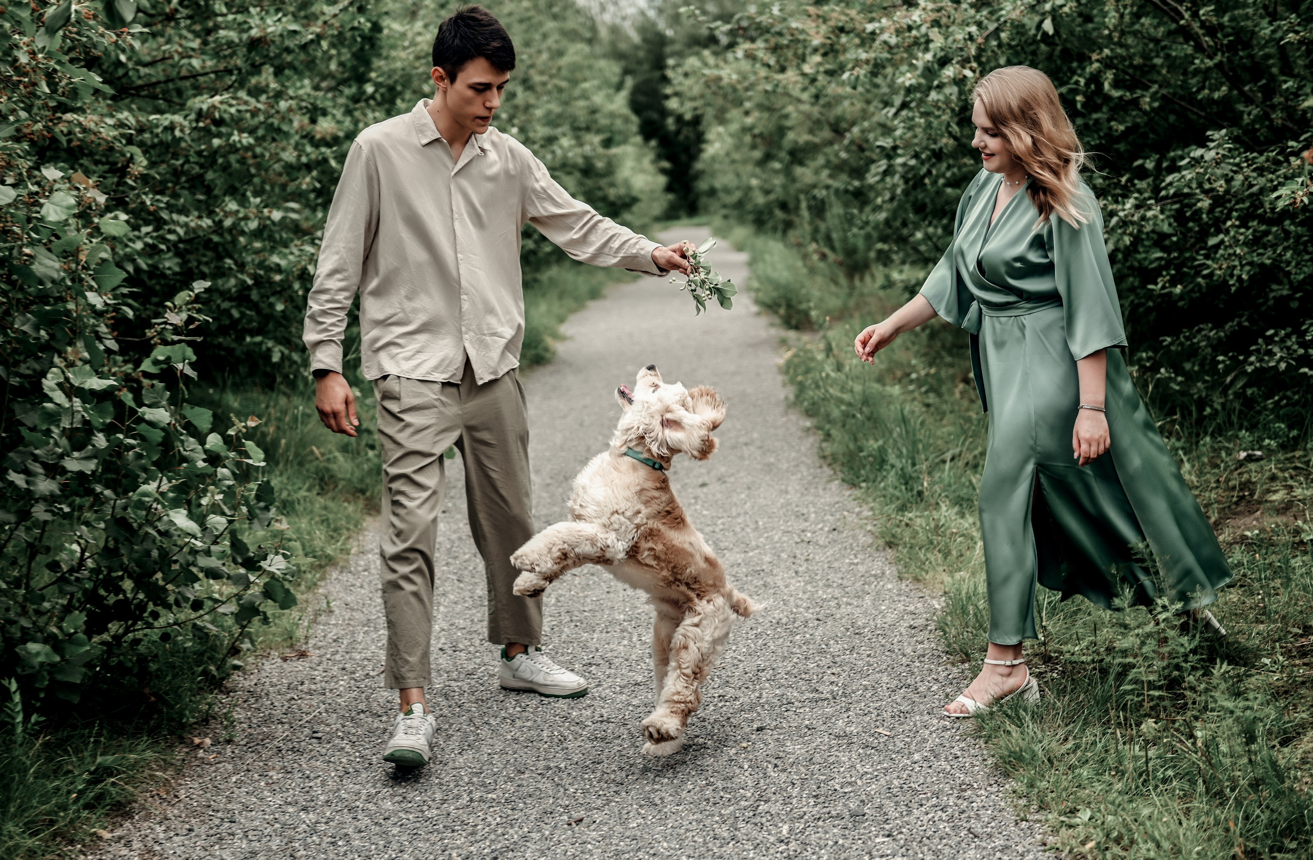 Love story прогулка вместе с песиком))). Свадебный, семейный, детский, контент фотограф в Омске Максим Ильин