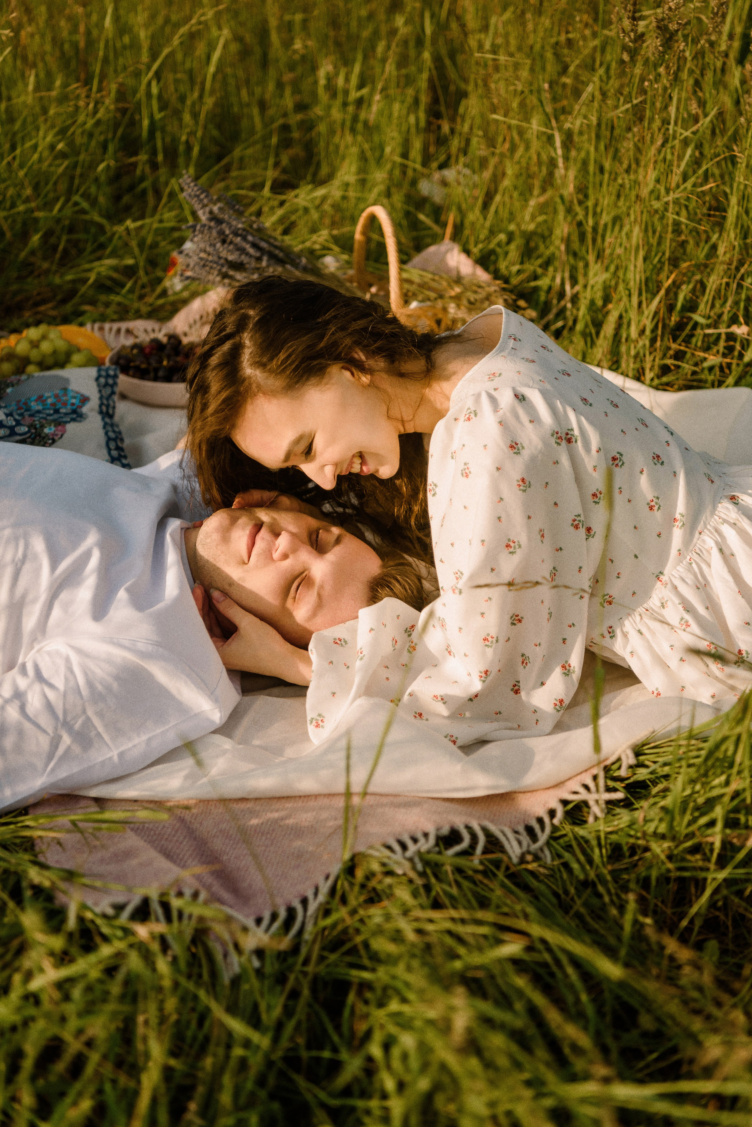 Лиза и Лёша в поле. Свадебный фотограф в Санкт-Петербурге София Шубик