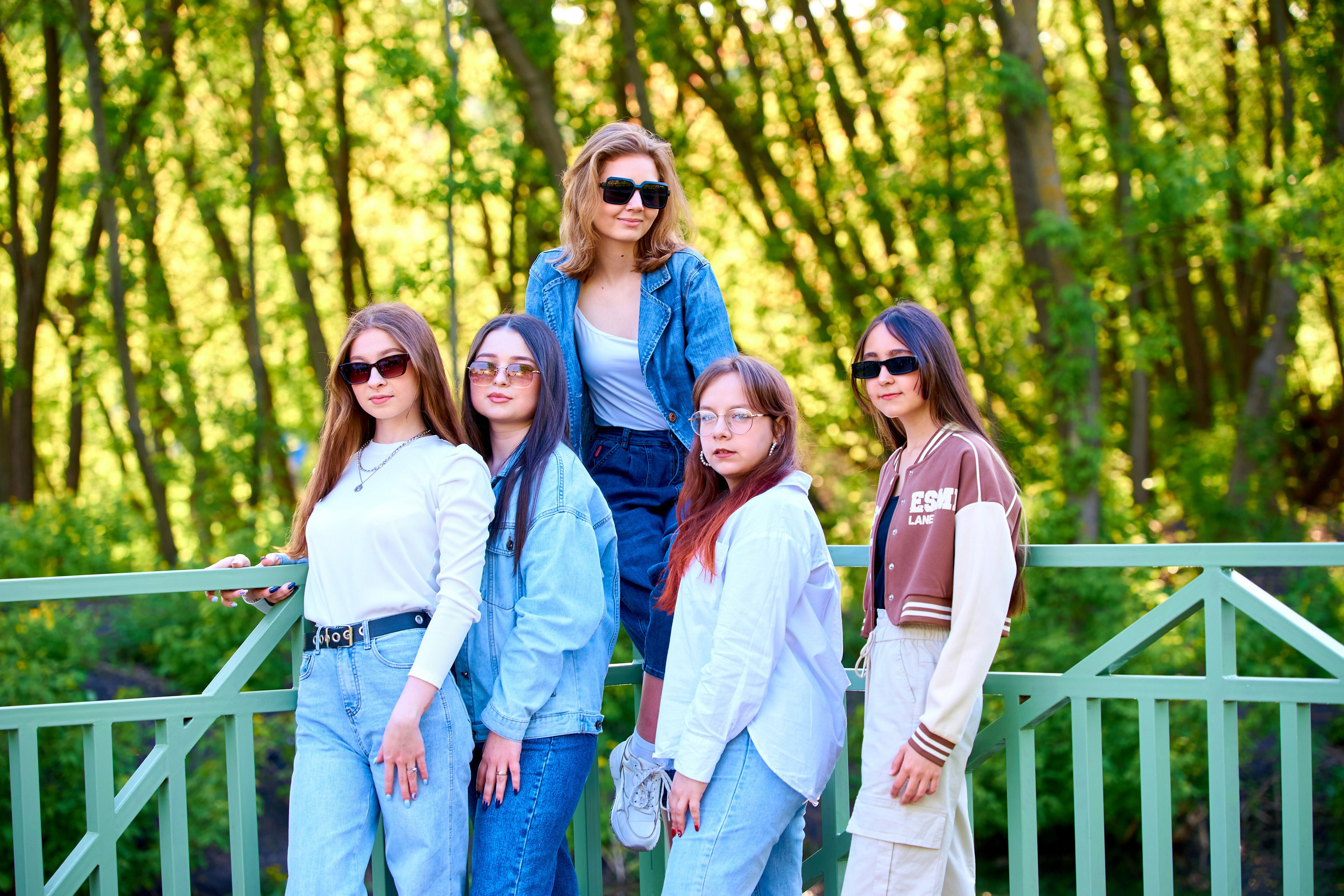 Весна 2023 в парке. 11 класс. Childrenfoto.ru