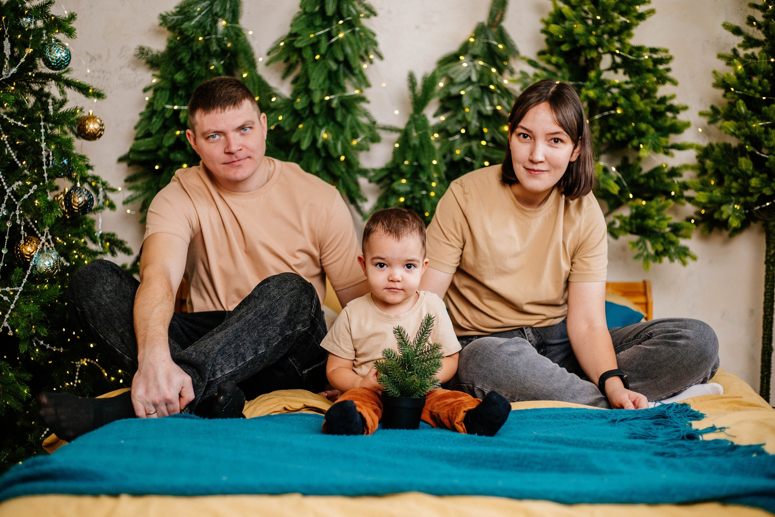 Лев с семьей. Рыжова Тамара