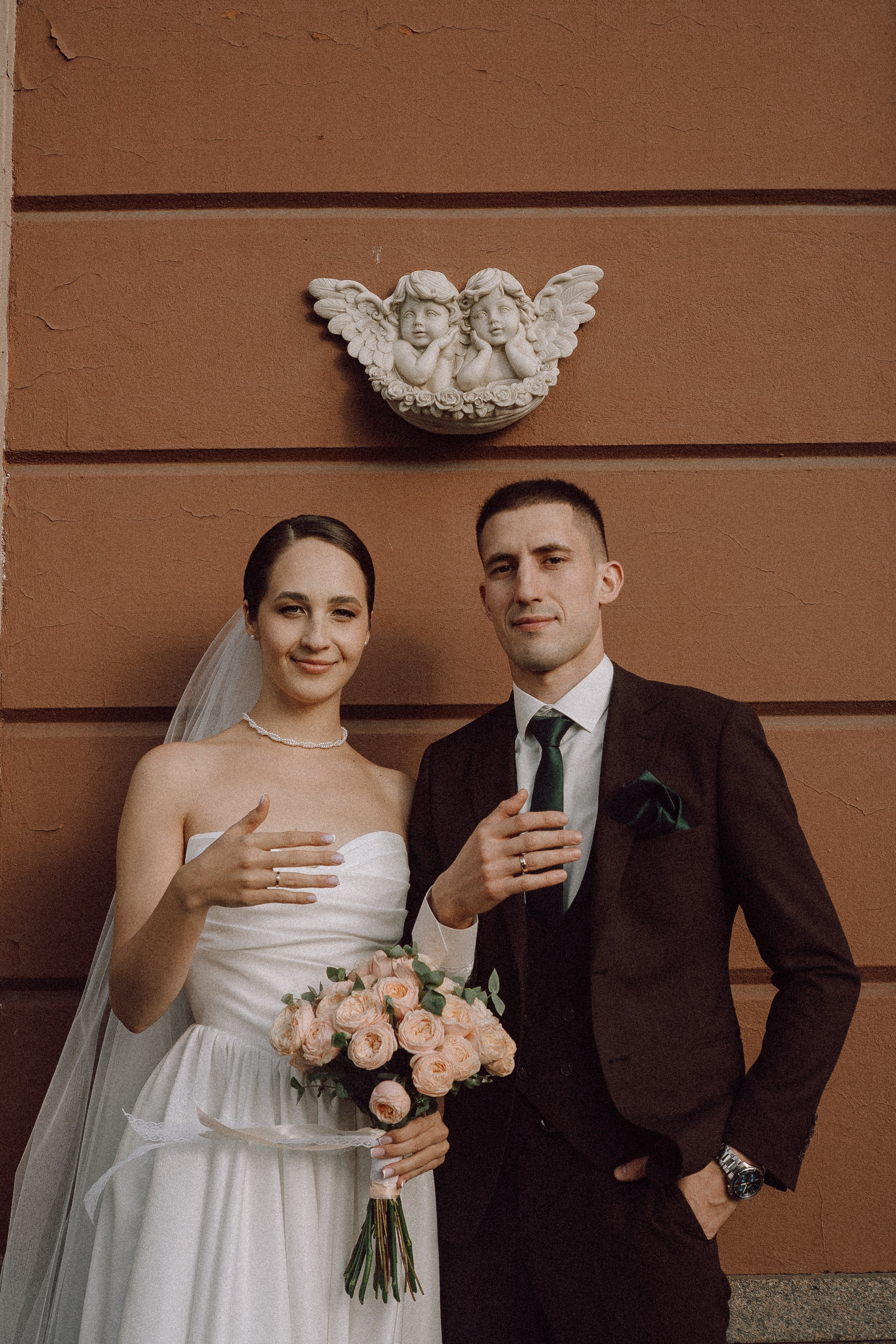 СВАДЕБНАЯ ПРОГУЛКА В САНТК-ПЕТЕРБУРГЕ (ИСАКИЕВСКИЙ СОБОР, ЗИМНЯЯ КАНАВКА, ЭРМИТАЖ И БОЛЬШАЯ МОРСКАЯ УЛИЦА). Профессиональный фотограф, Санкт-Петербург — Виктория Богомолова