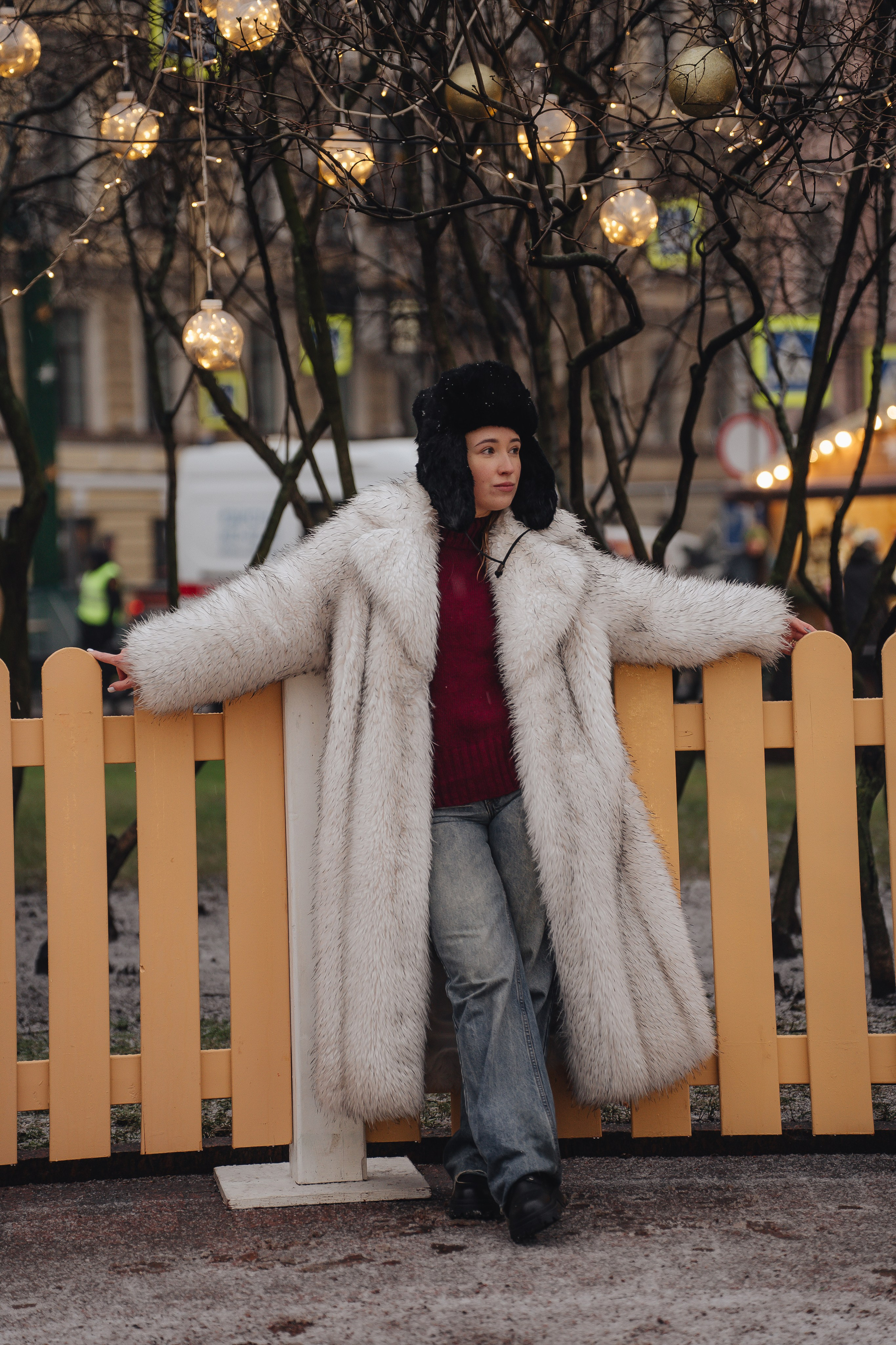 ПРОГУЛКА НА МАНЕЖНОЙ ПЛОЩАДИ ДЛЯ ДЕВУШКИ ПЕРЕД НОВЫМ ГОДОМ (НОВОГОДНЯЯ ФОТОСЕССИИЯ НА МАНЕЖНОЙ ПЛОЩАДИ). Профессиональный фотограф, Санкт-Петербург — Виктория Богомолова