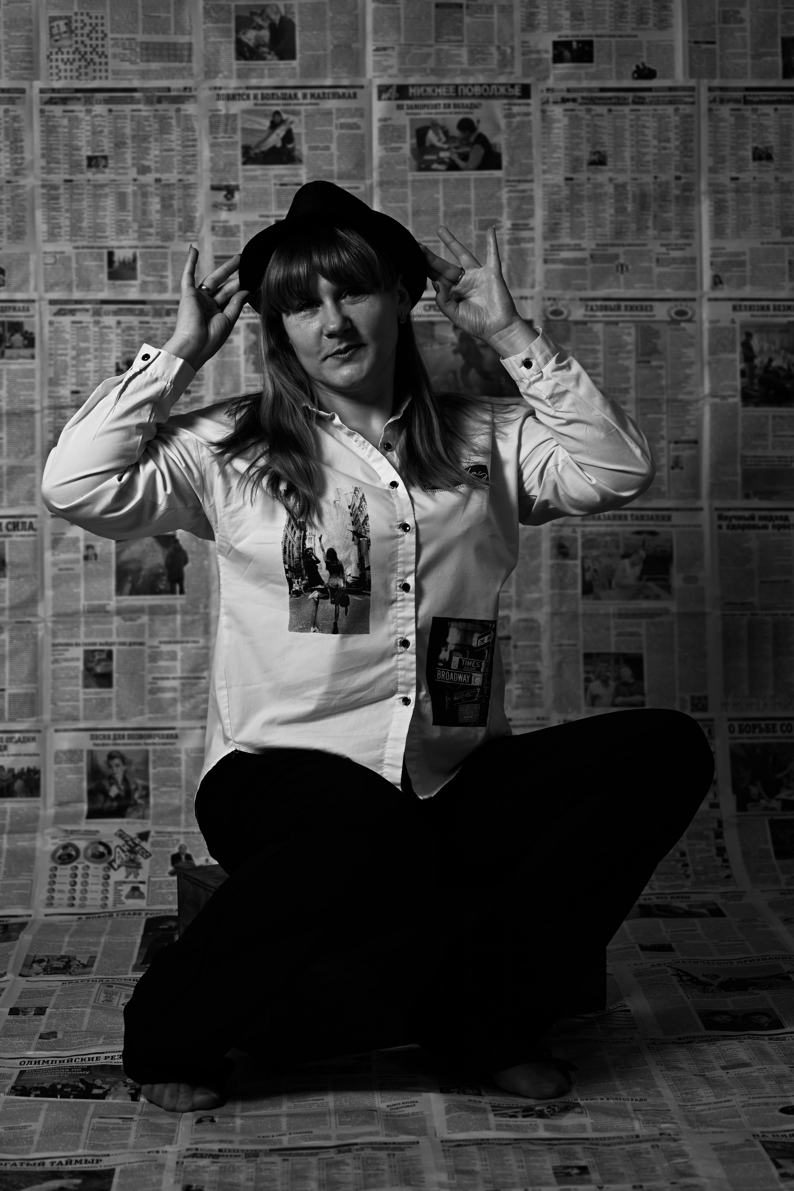 Газетный фон. Портретный фотограф Николай Александрович