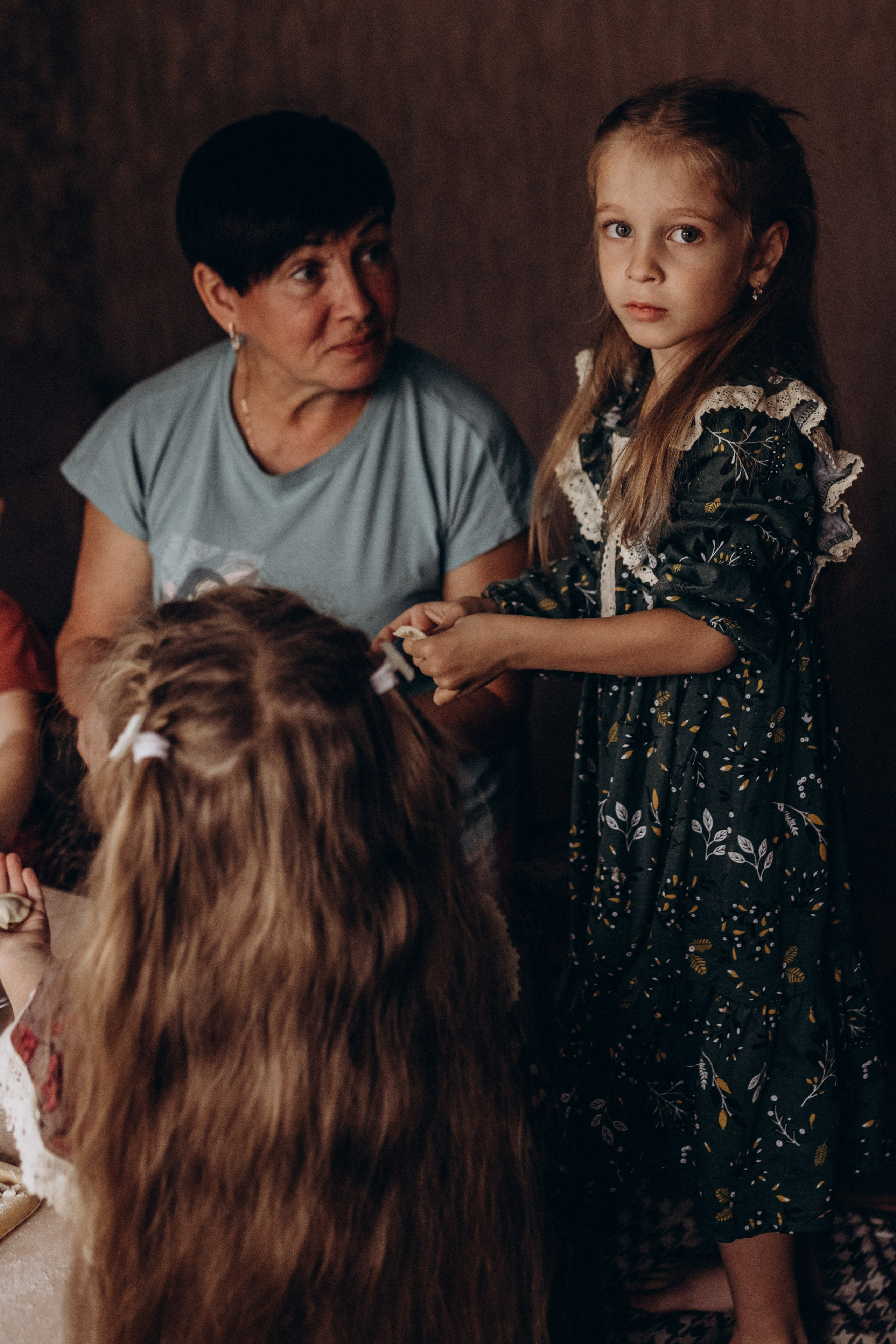 Бабушка с внуками. Семейный фотограф lifestyle в Новосибирске Елена Шпилевая