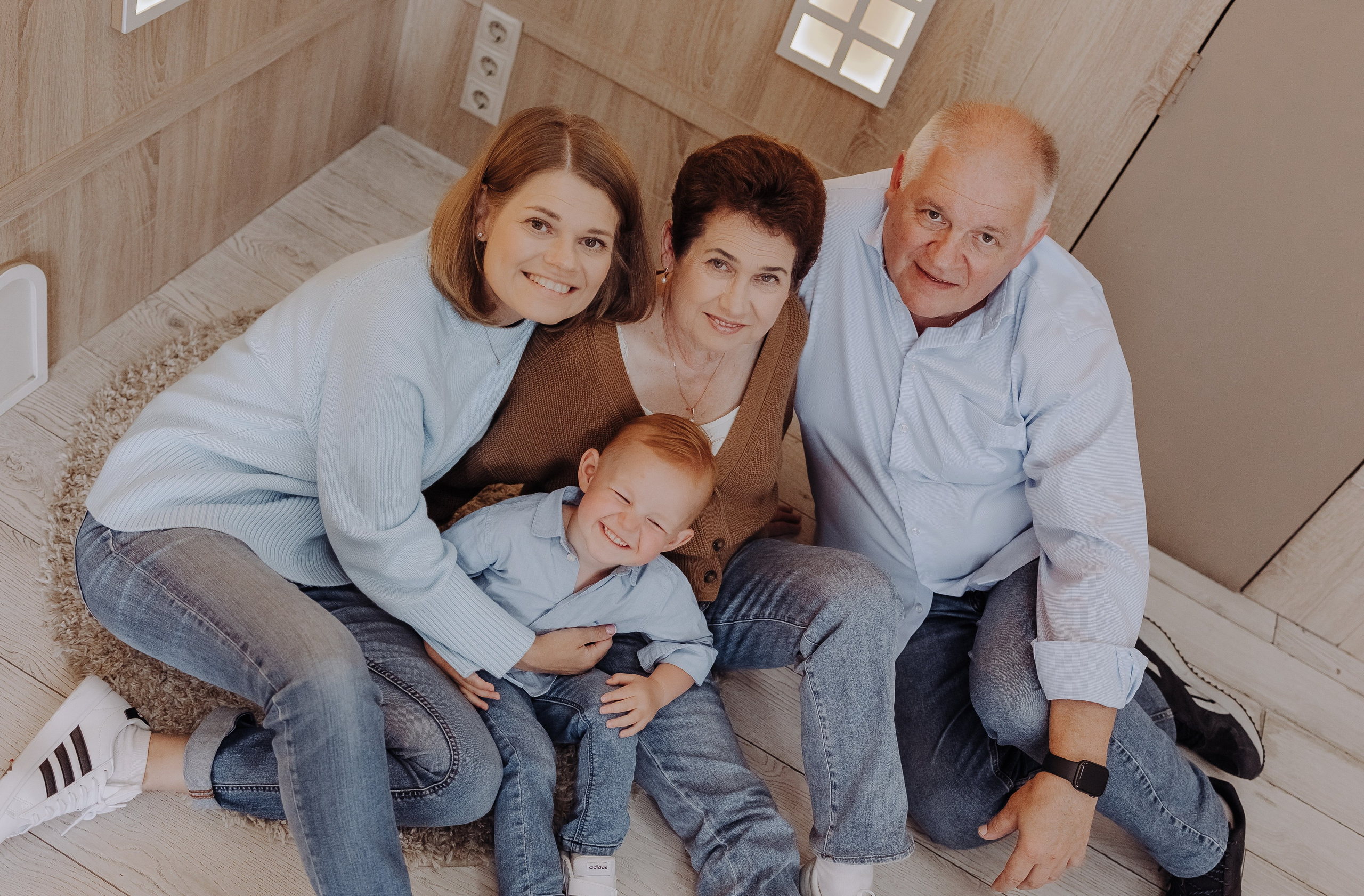 Лена с семьей. Детский и семейный фотограф. Москва