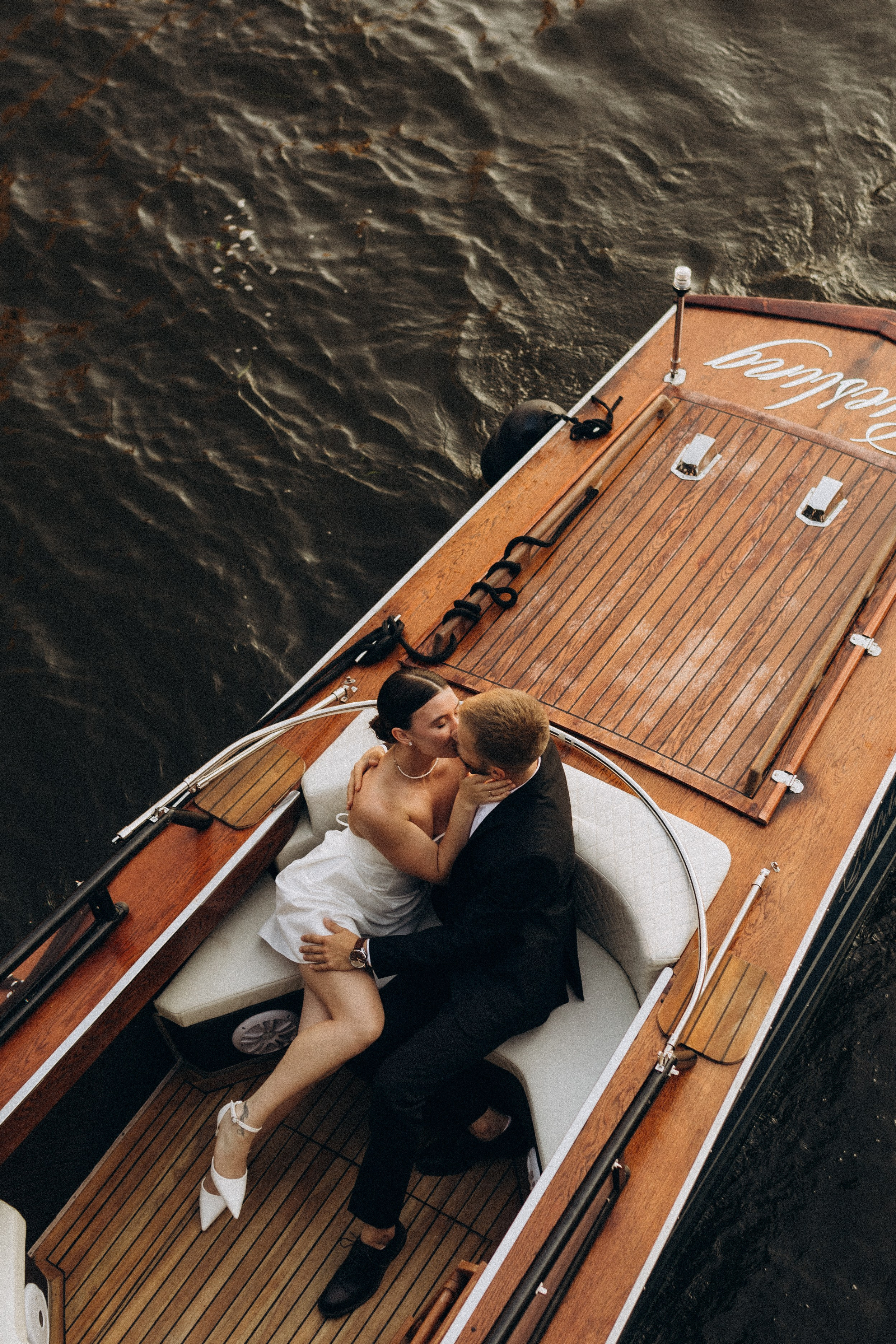 Костя и Лиза|прогулка + катер. Свадебный и love story фотограф в Санкт-Петербурге