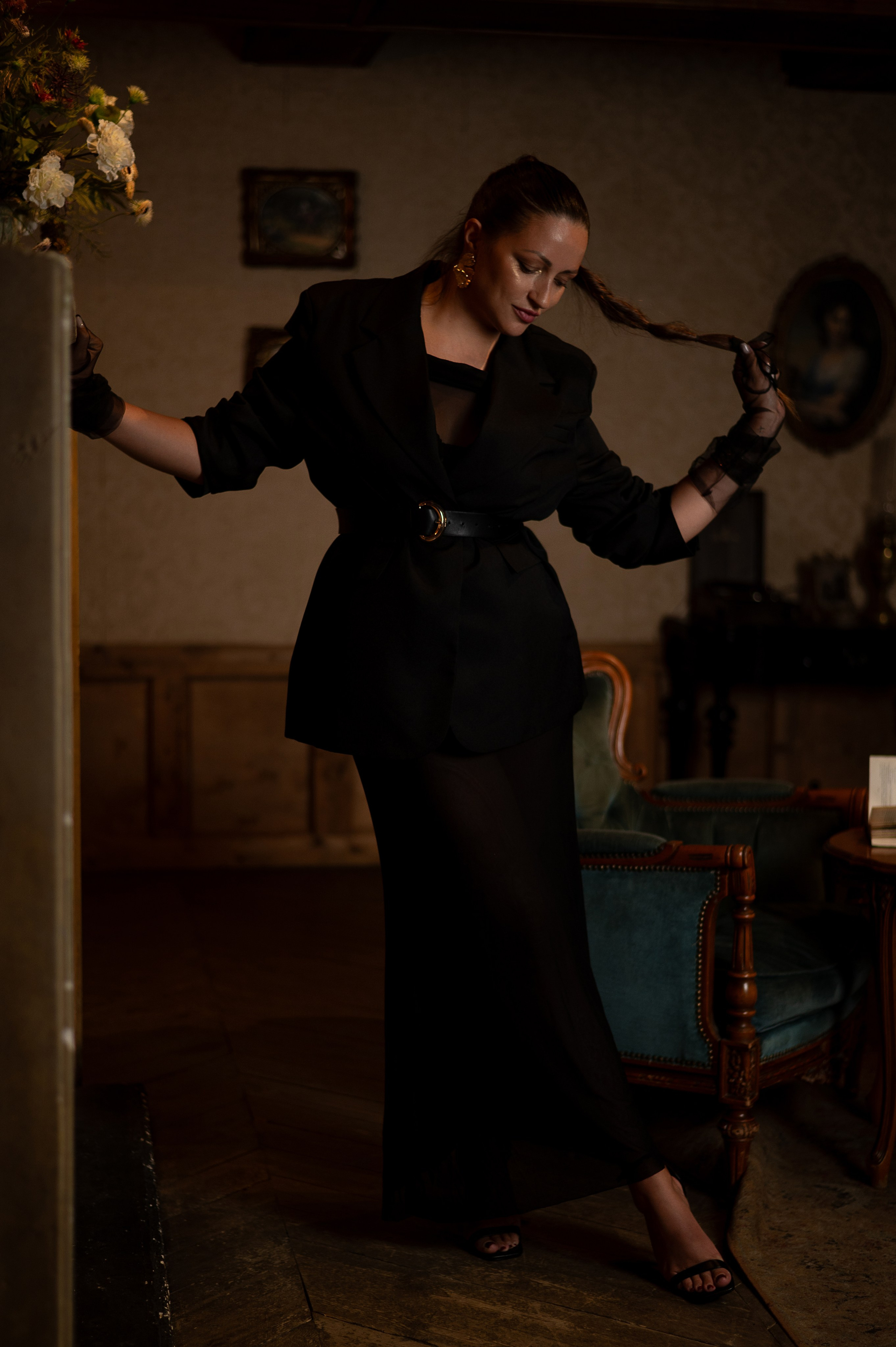 Стильная фотосессия в винтажном зале Питера. Женский фотограф Санкт-Петербург Александра Колий