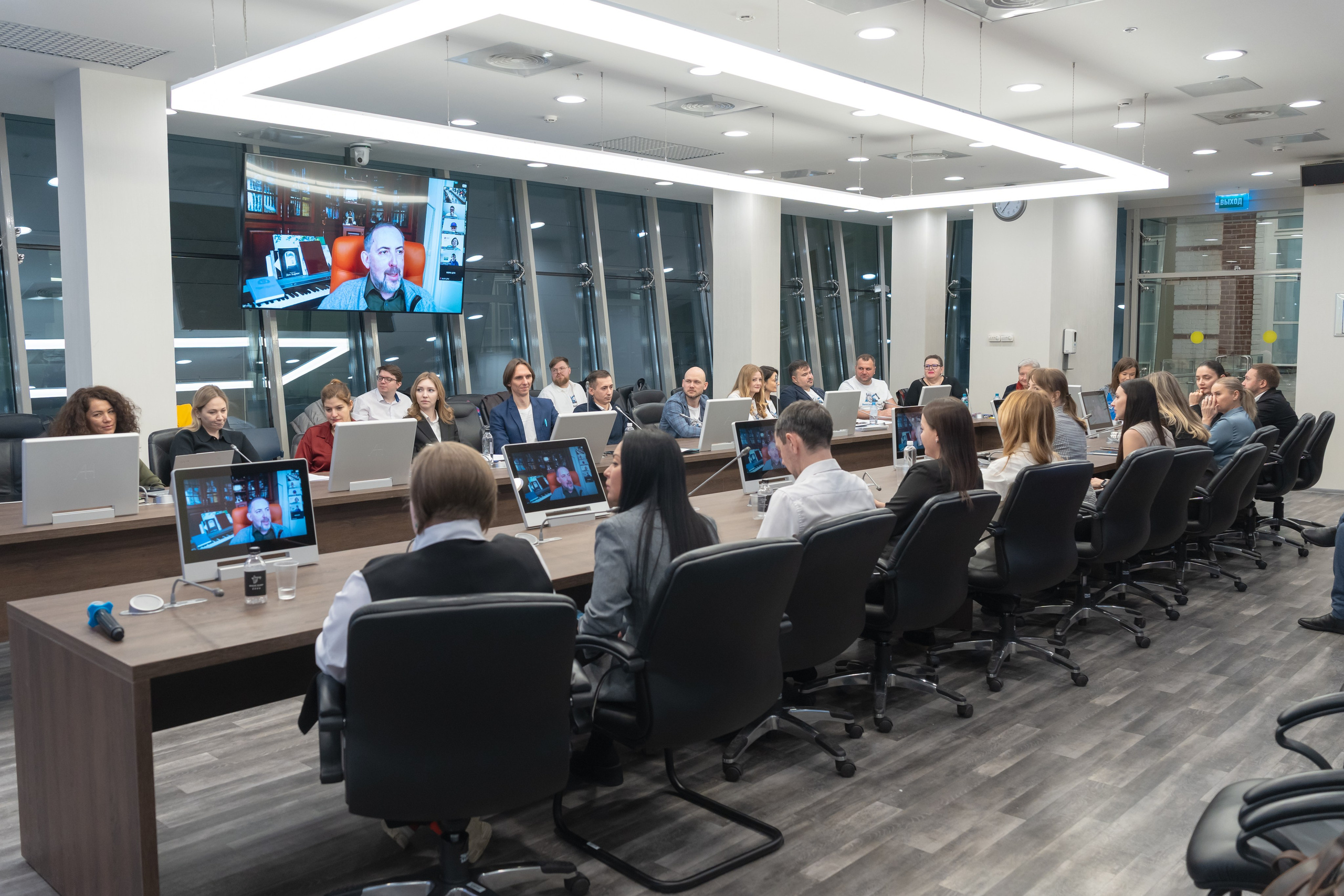 Репортажная бизнес съемка. Пенкин Александр