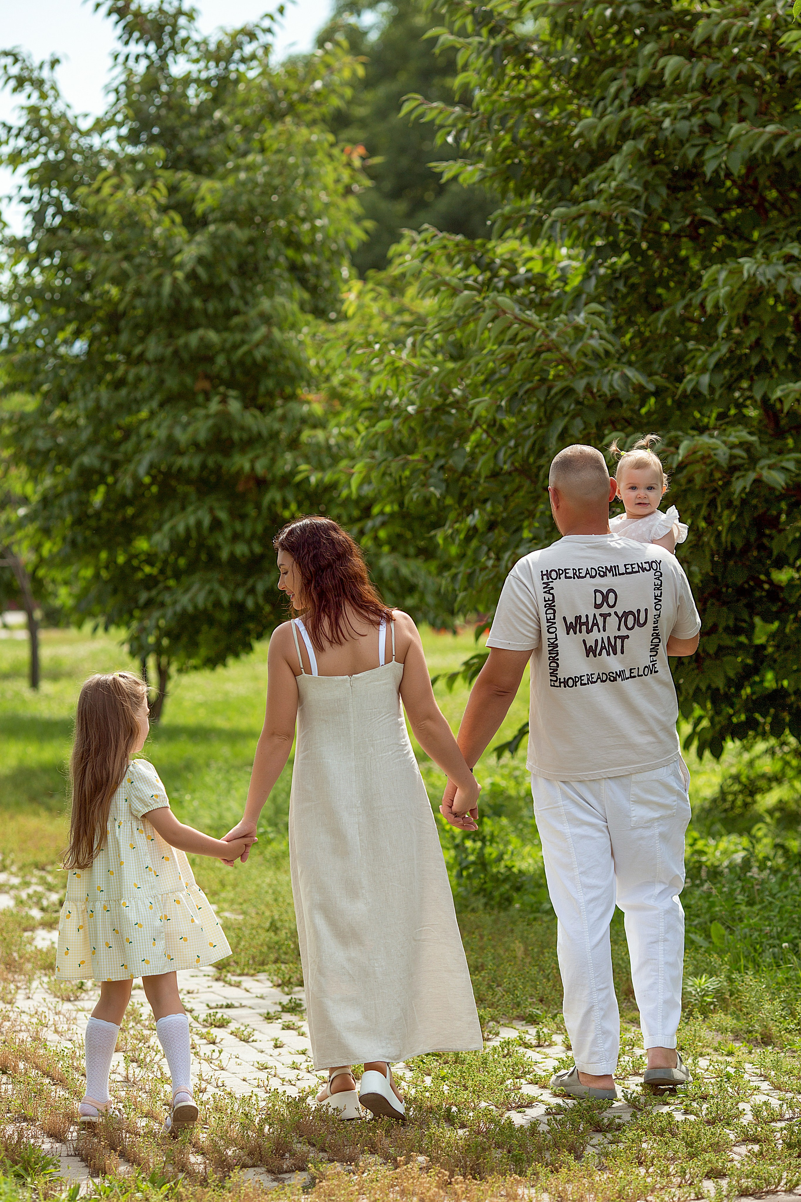 Алексей с Таней и дочки. Людмила Далидович топовый семейный фотограф Находка/Владивосток