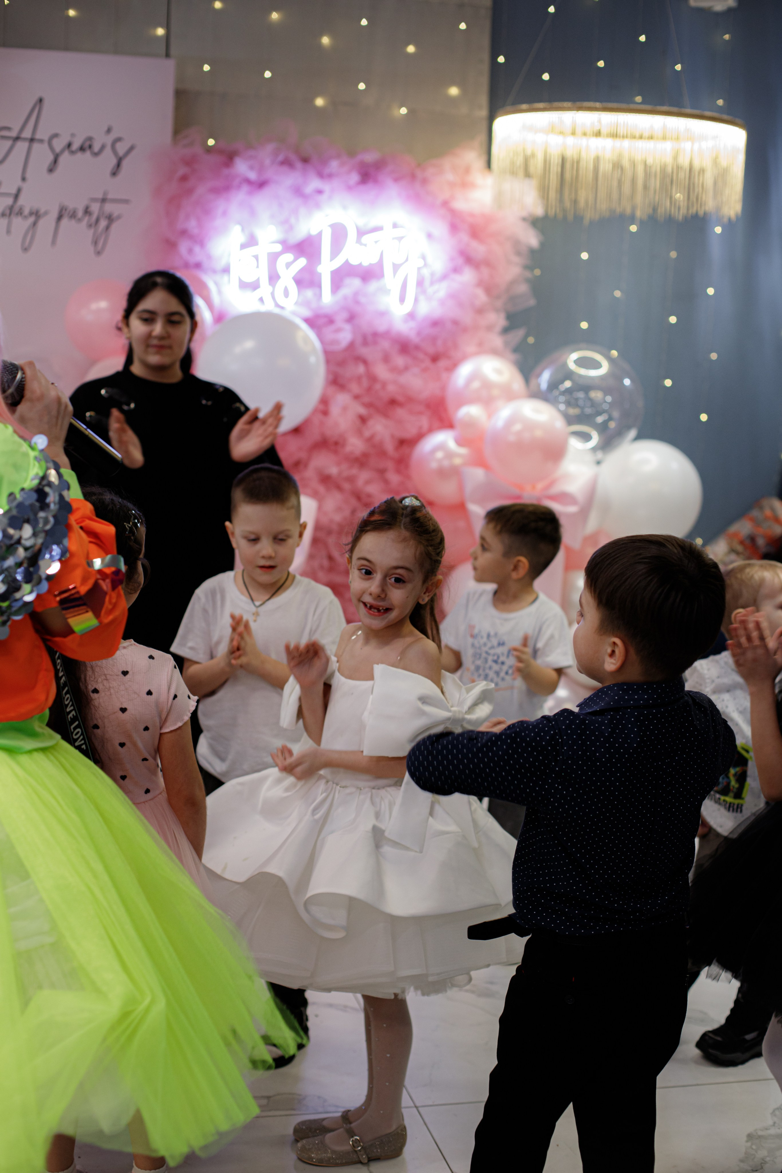 ASIA'S BIRTHDAY PARTY. Photokarish