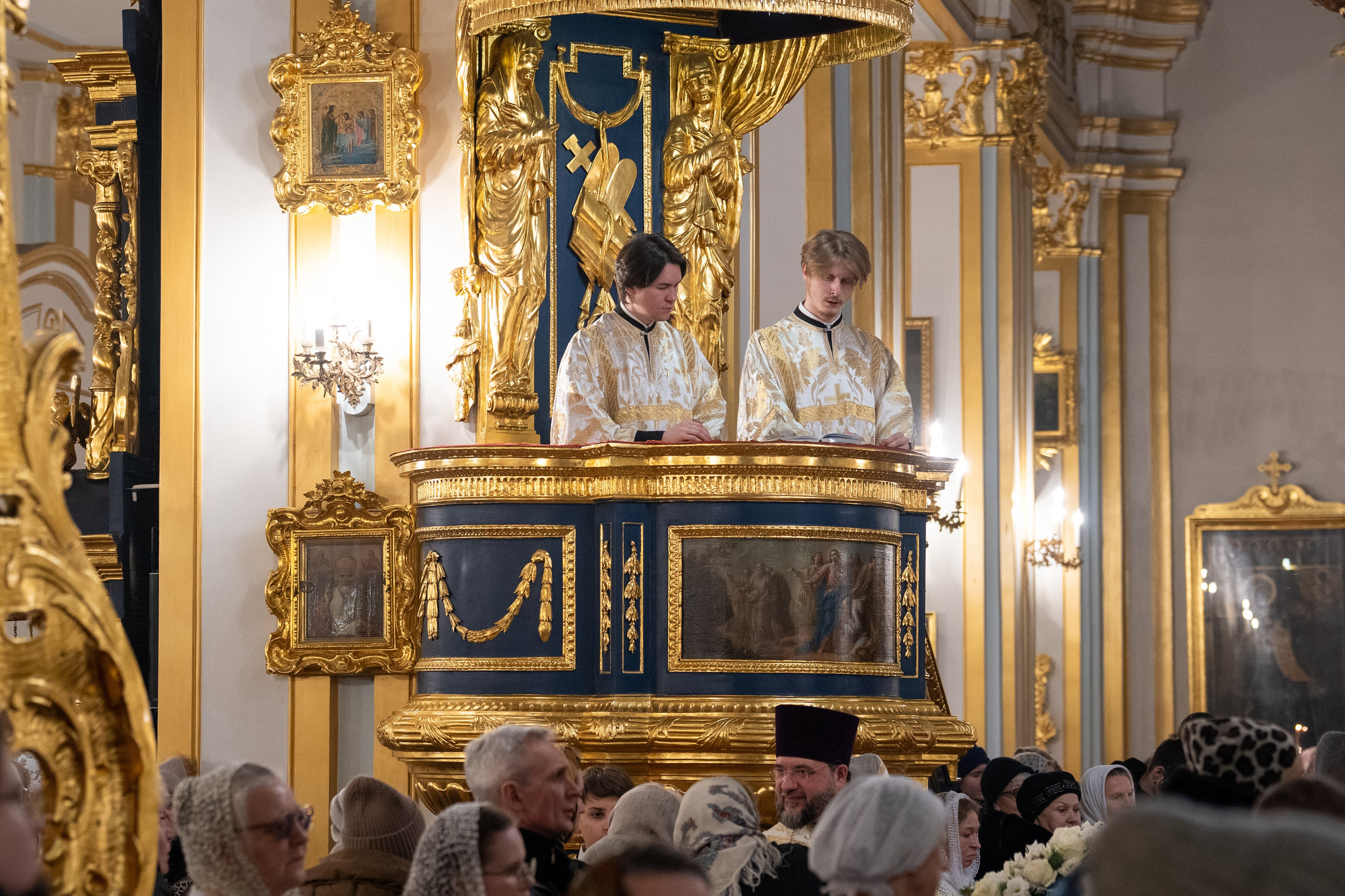 Праздничное бдение в Николо-Богоявленском морском соборе. НИКОЛО-БОГОЯВЛЕНСКИЙ МОРСКОЙ СОБОР