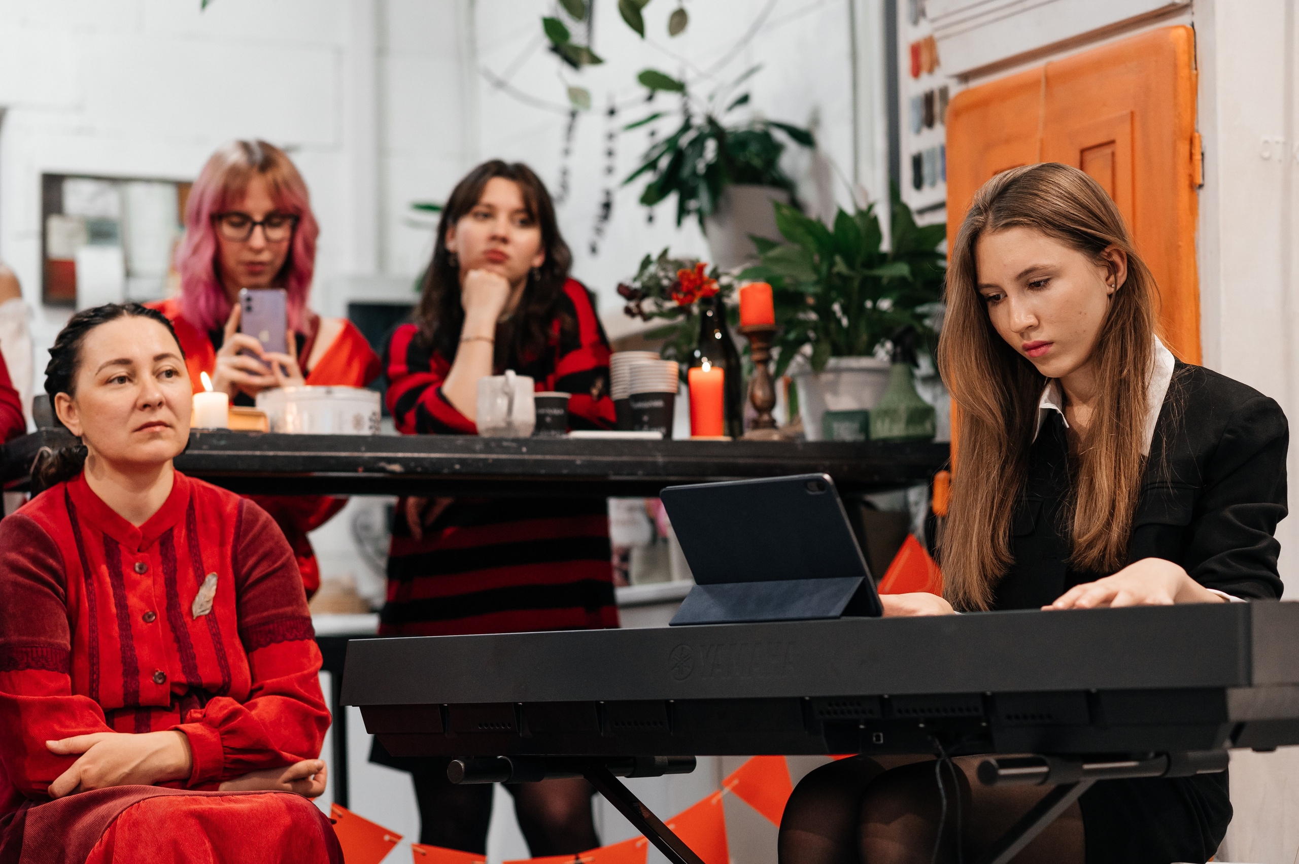 Вечер поэзии Цветаевой, клуб Читалка. Wedding and family photographer USA