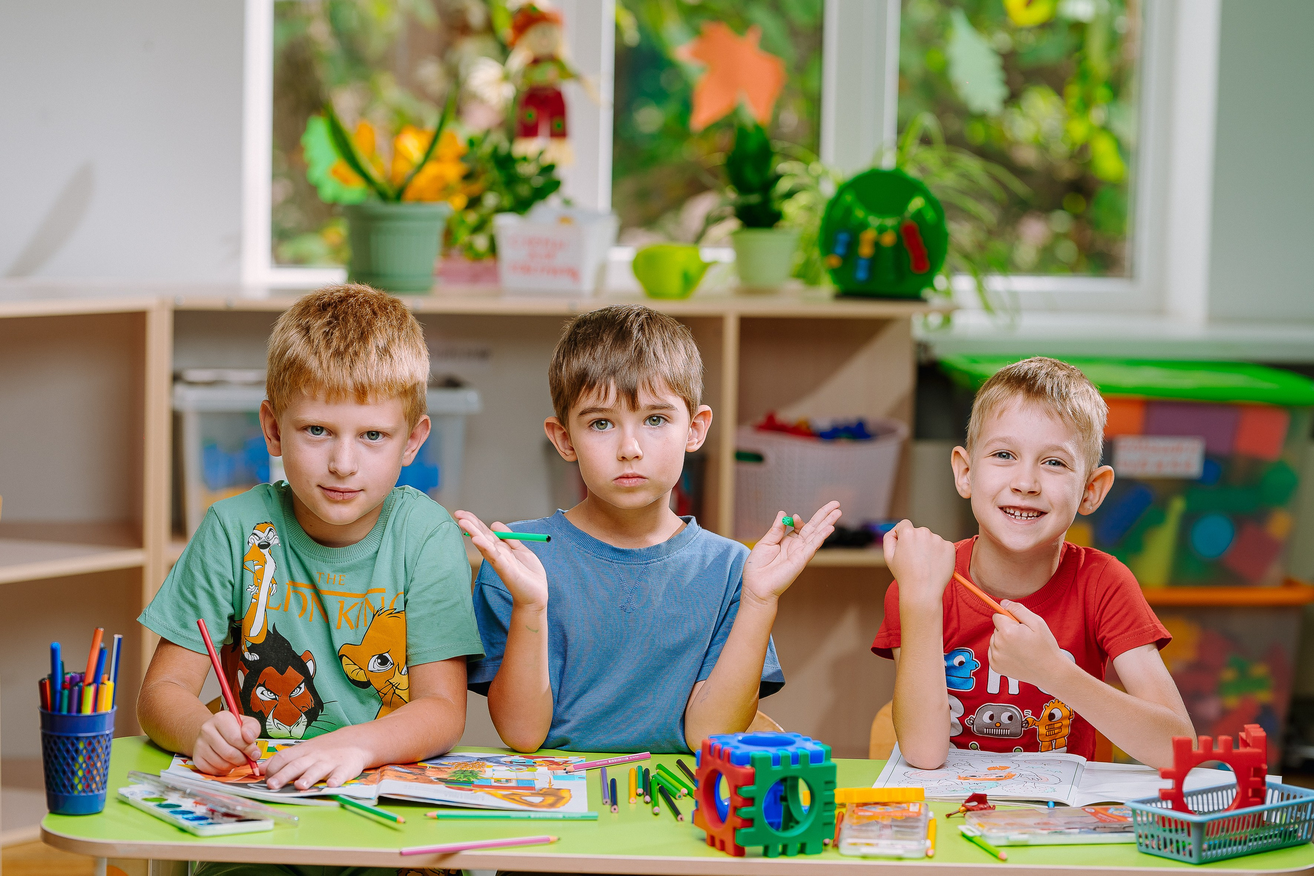 Групповые фото — игра- Рисование (кубики). Выпускные альбомы Натальи Бутко: Новороссийск, Анапа, Геленджик