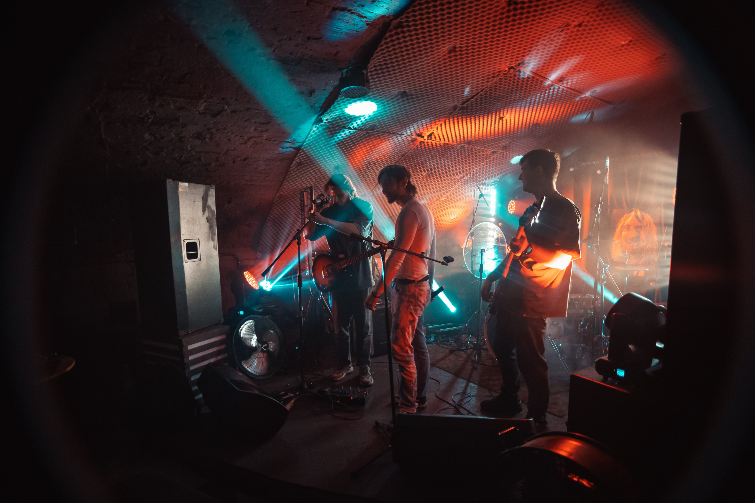 Праймал. 21.09.2025,Бар «Дело не в тебе». Фотограф Регина Крикунова г. Красноярск