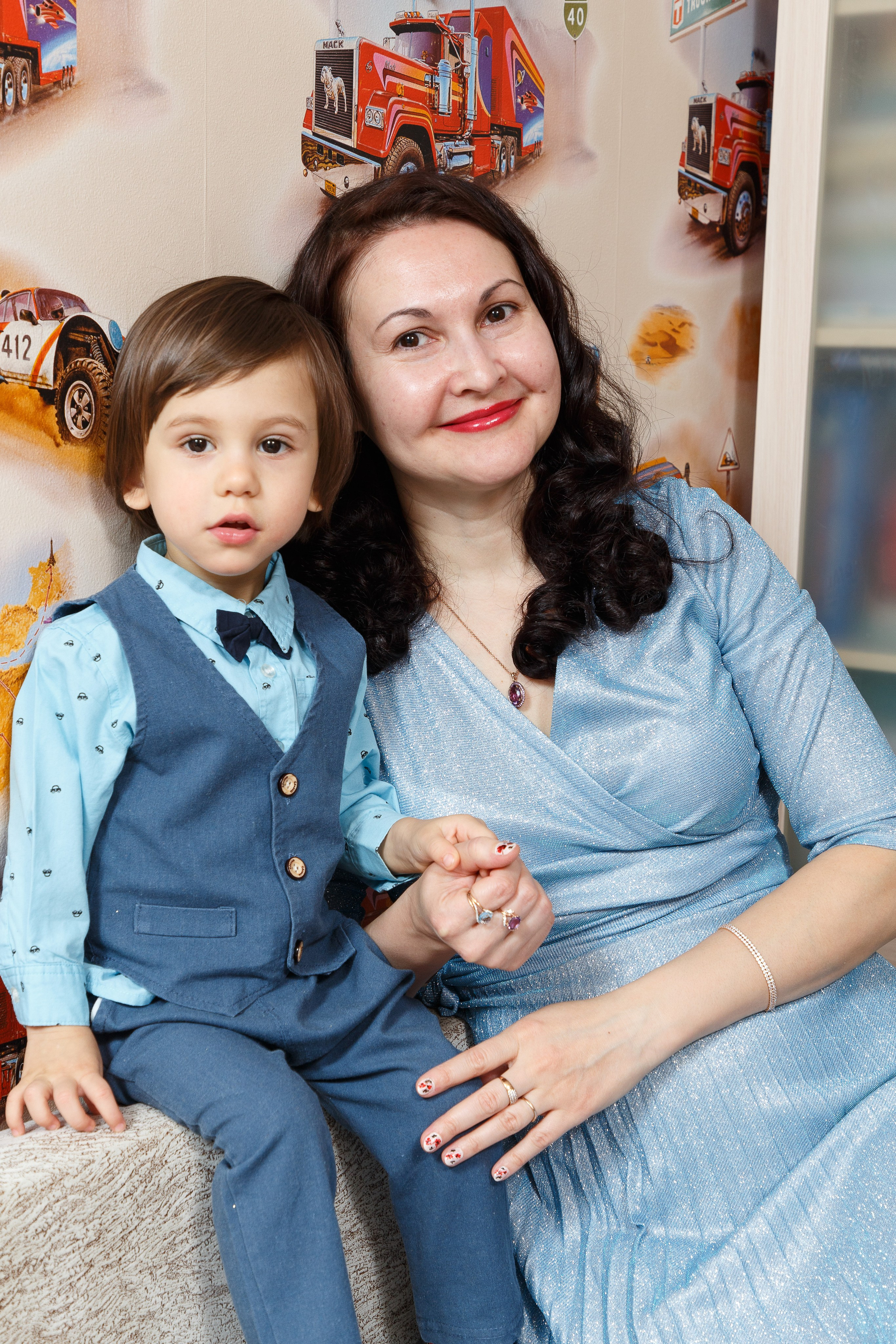 Юля Сергей Настя Олег и Серёжка ч.2. Школьные выпускные альбомы в Москве Марина Николаева