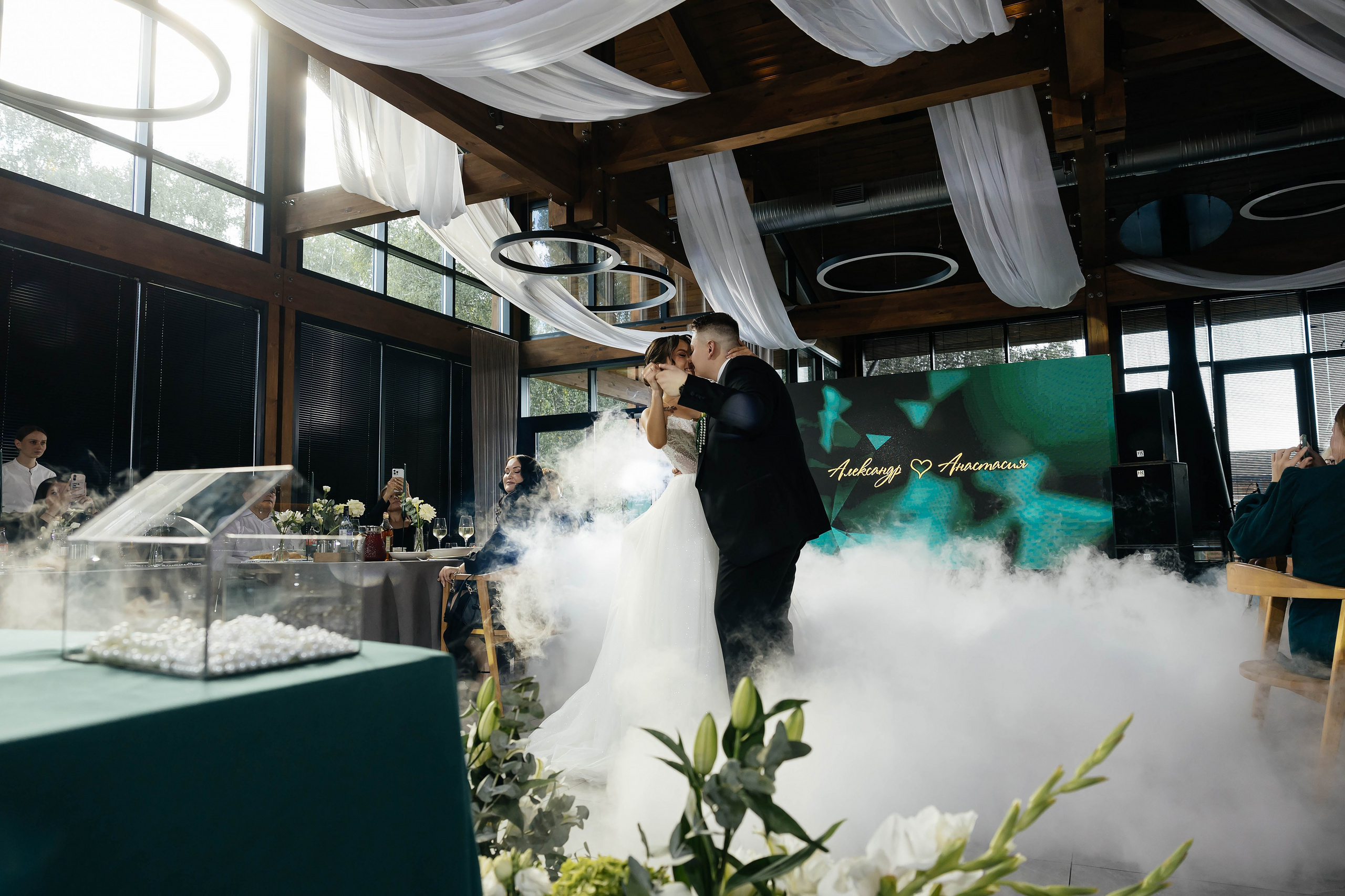 Свадебная история. Лесной Виладж. Свадебный и семейный фотограф Рассказова Виктория