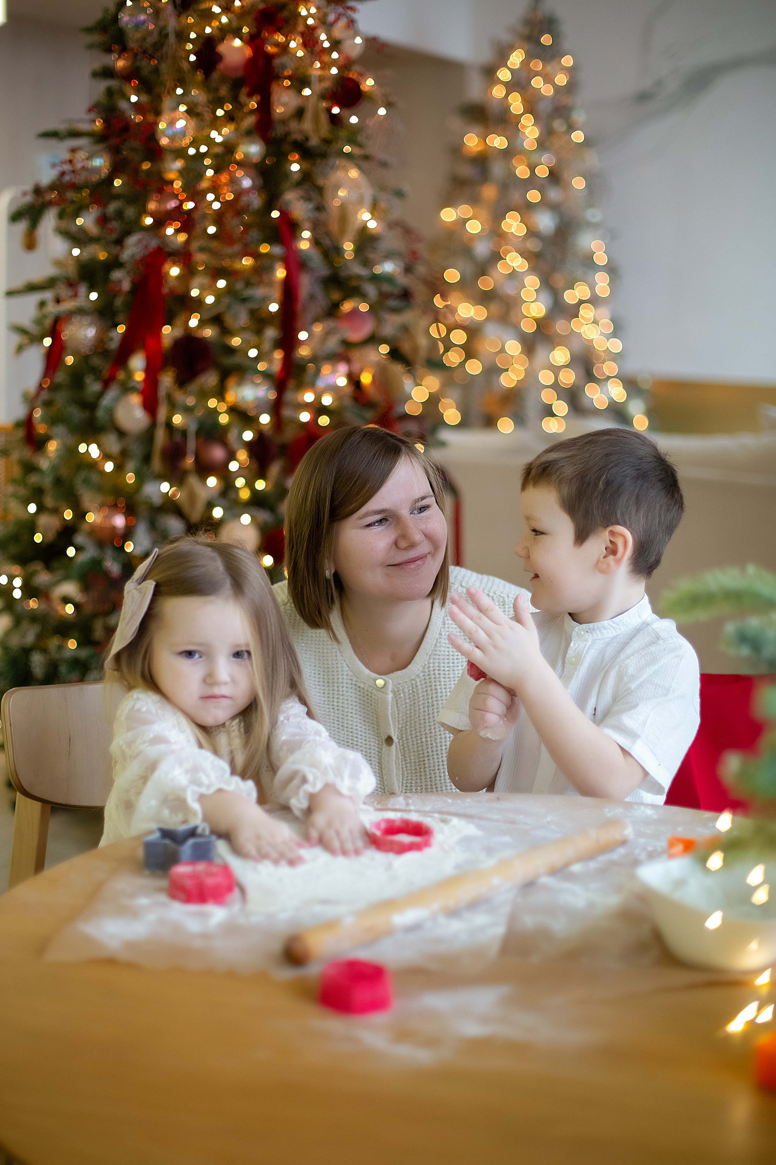 Ксения с детками. Фотограф Анастасия, СПб: живые семейные и женские фотосессии без позирования, наполненные эмоциями
