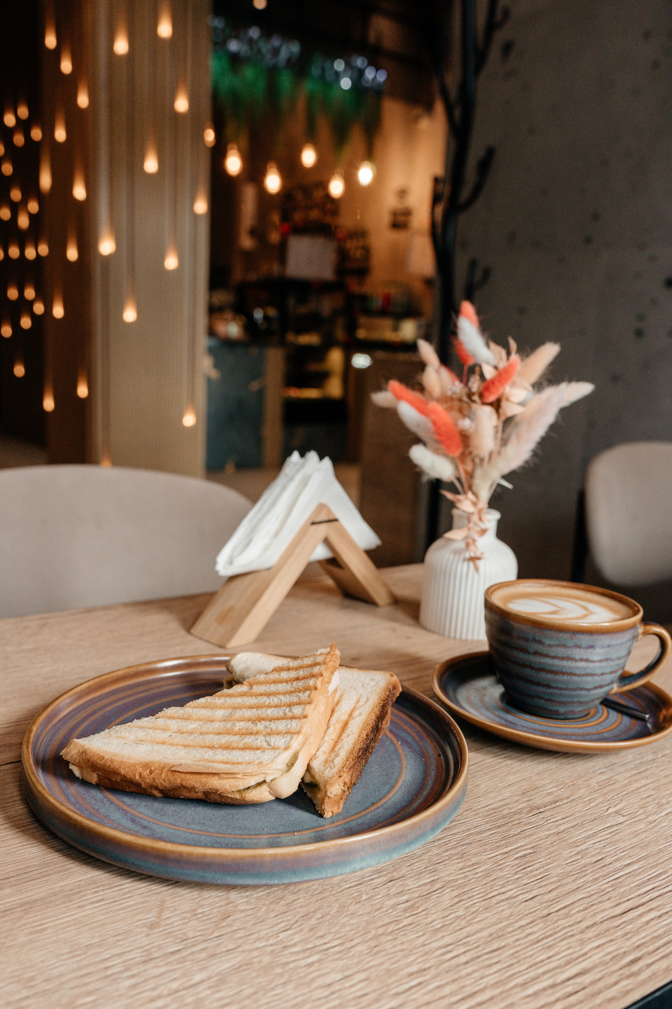 Контент- съёмка для кофейни «ЗАРЯД». Ваш семейный фотограф в Минске — Вика Трегубова