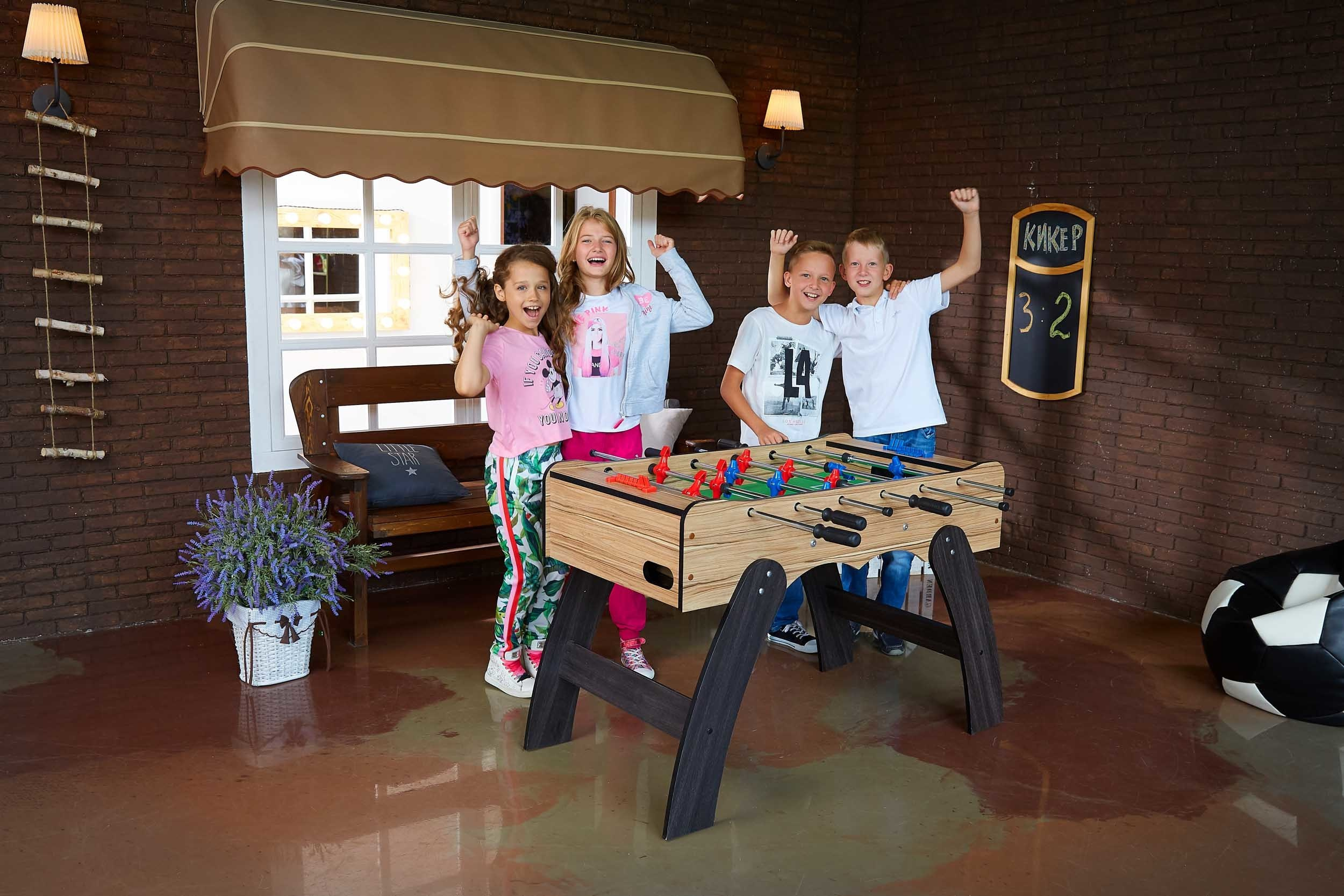 "Ярославская фабрика настольных игр". Photographer for business Mikhail Semenov. Aqua photo studio, photo school