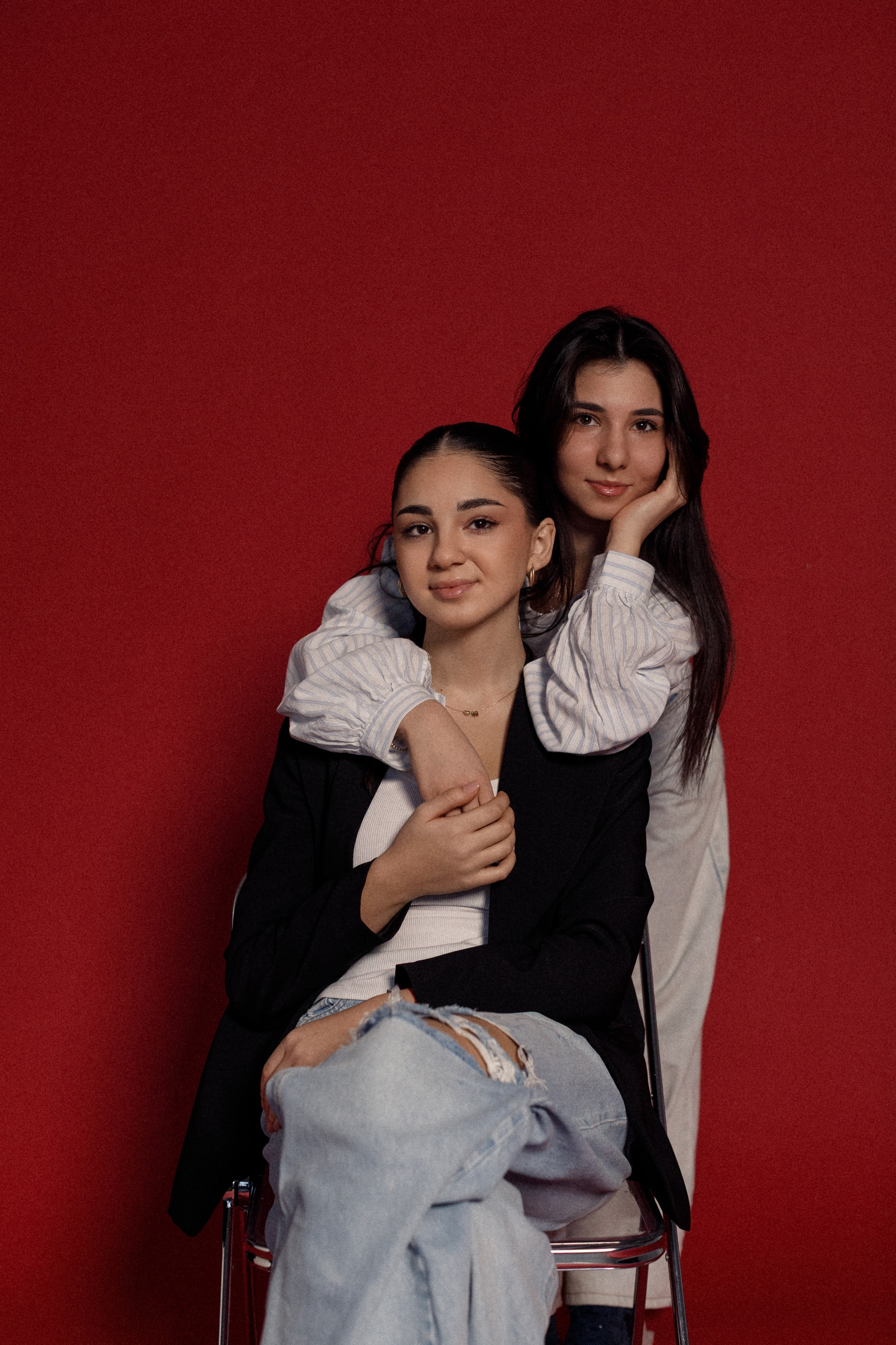 Фотосессия сестёр в студии. Фотограф во Владикавказе Юрий Геворгизов