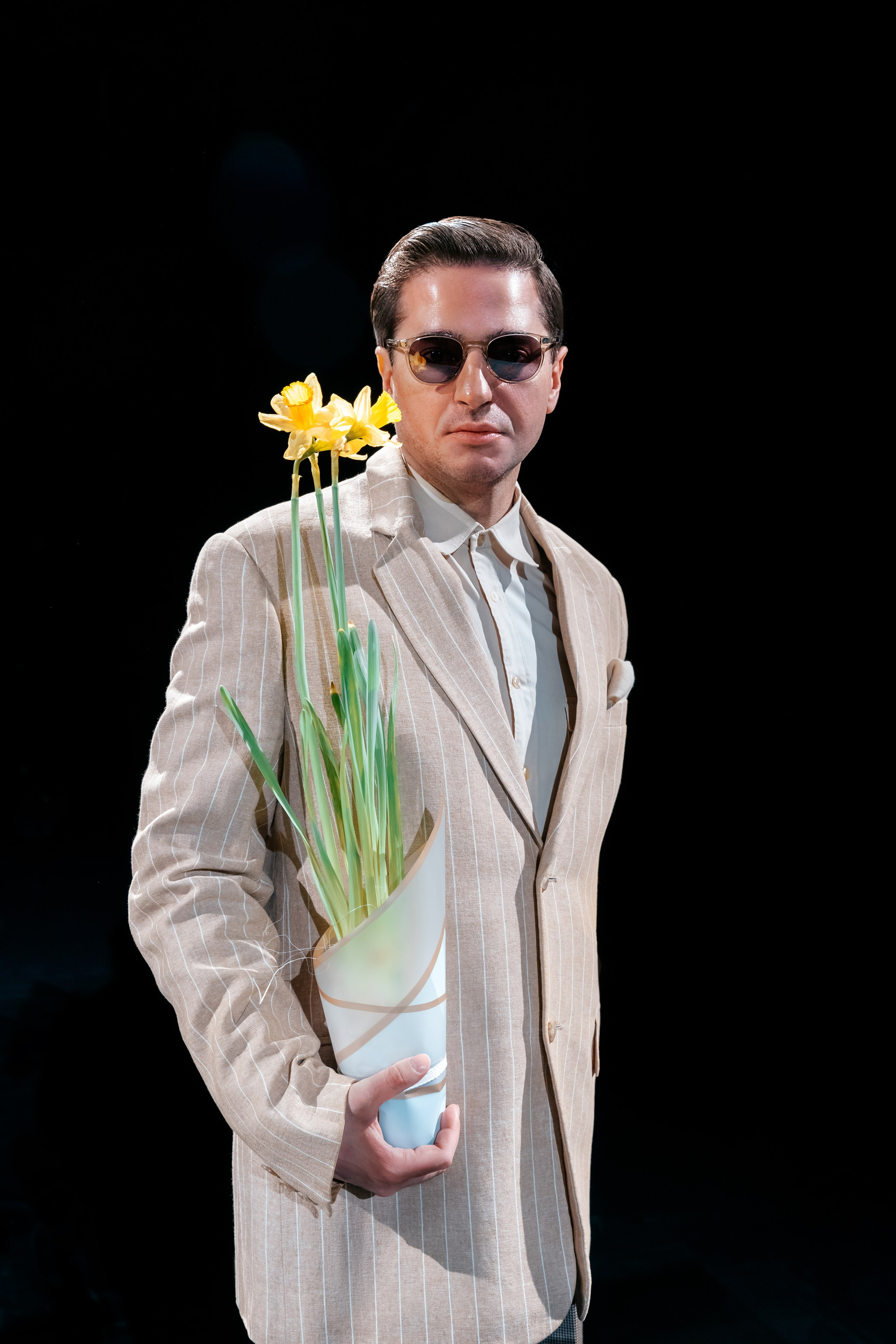 Sovremennik. Бьюти- и портретный фотограф в Москве Полли Максимова. Создаю съёмки и делаю ретушь для брендов косметики и рекламы