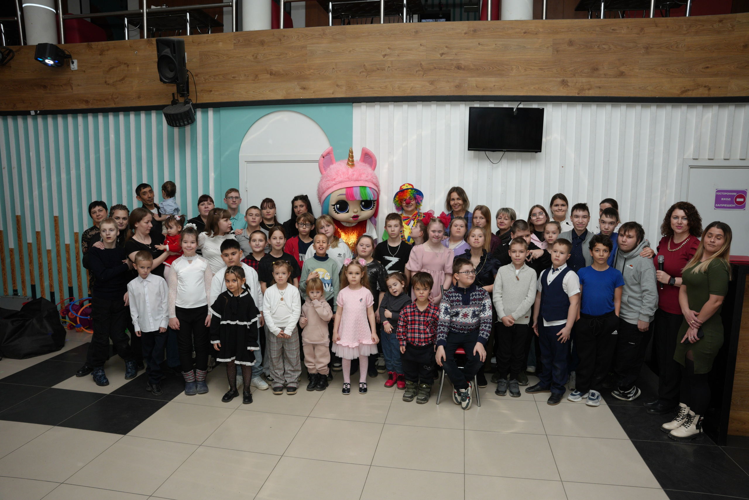 Социально —благотворительная акция «Ты в этом мире не один», посвященная Международному дню инвалидов. ВЫПУСКНЫЕ АЛЬБОМЫ, Школьный фотограф, семейный и свадебный в Саратове и области Ольга Плаксина