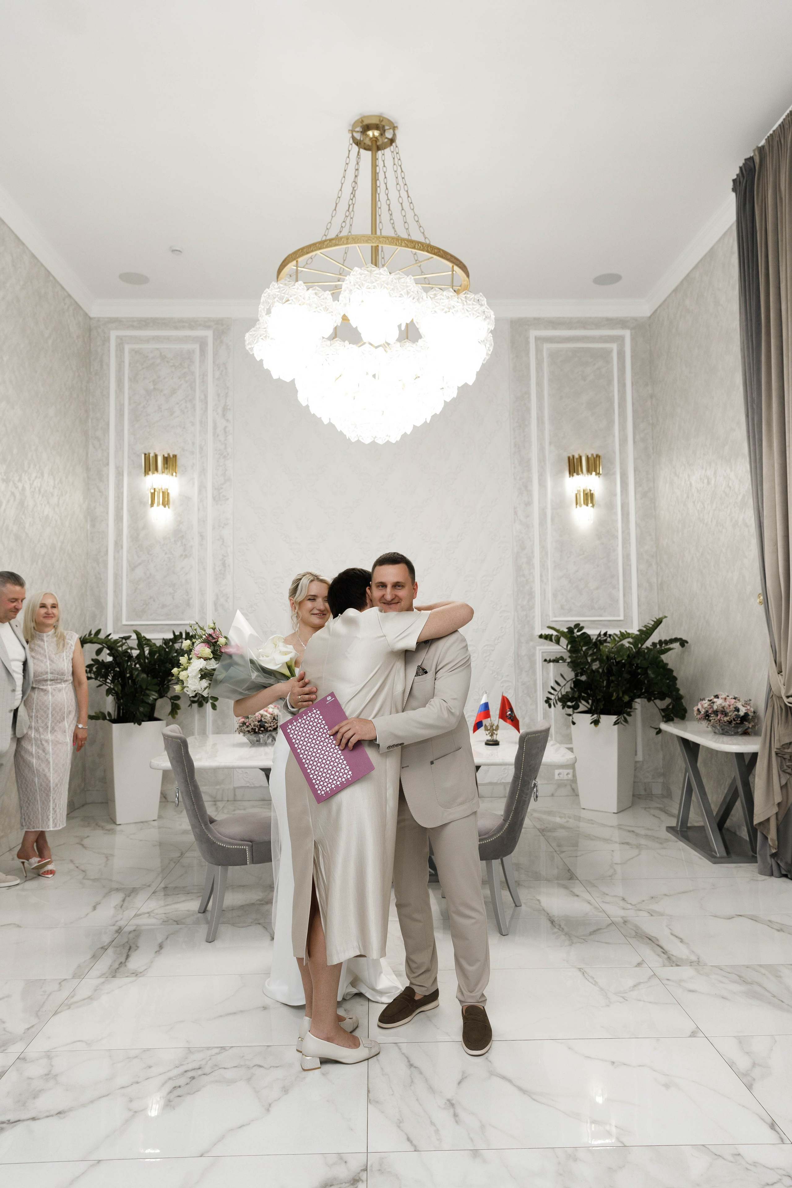Александр&Екатеририна (утро невесты и загс Кутузовский). Фотограф в Москве Юлия Хамзина