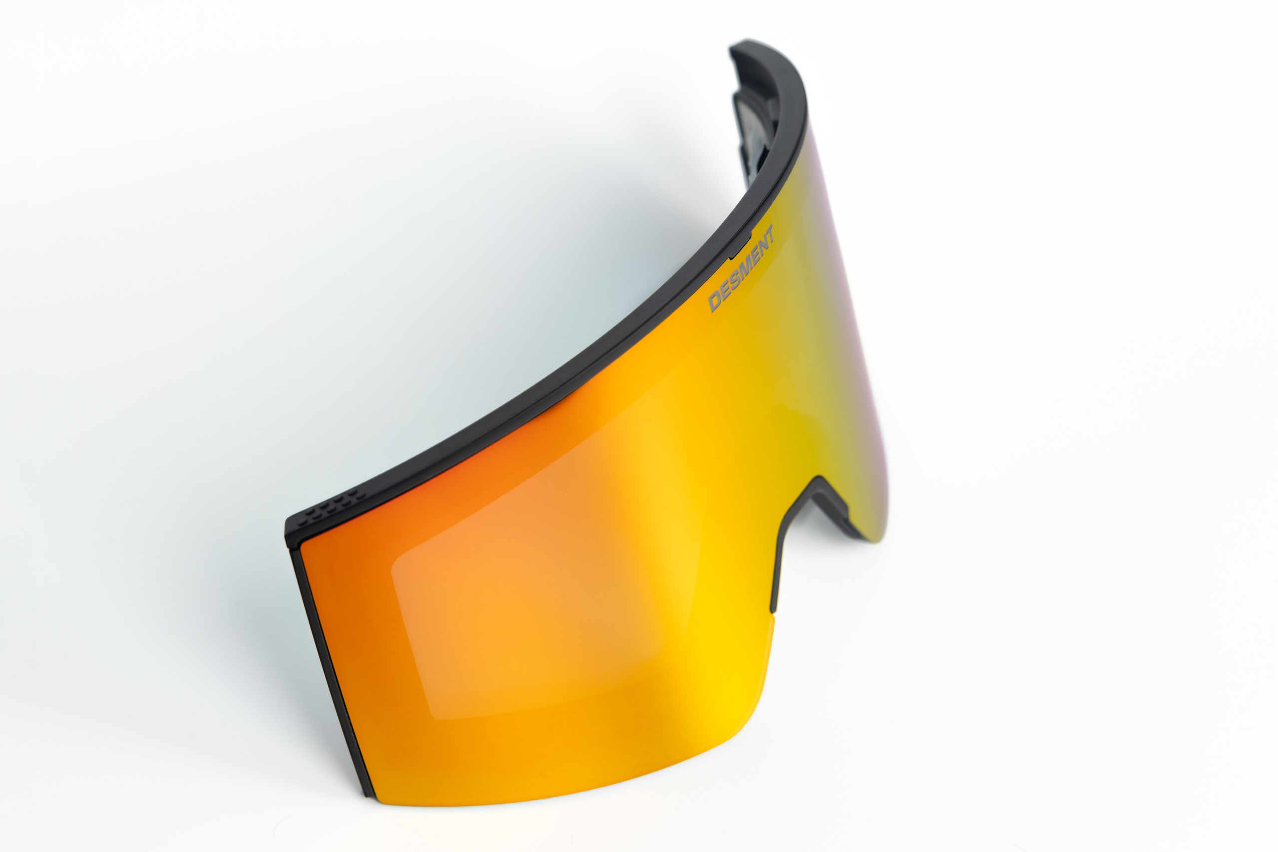 Стекла для горнолыжной маски. Фотостудия T-CUBE