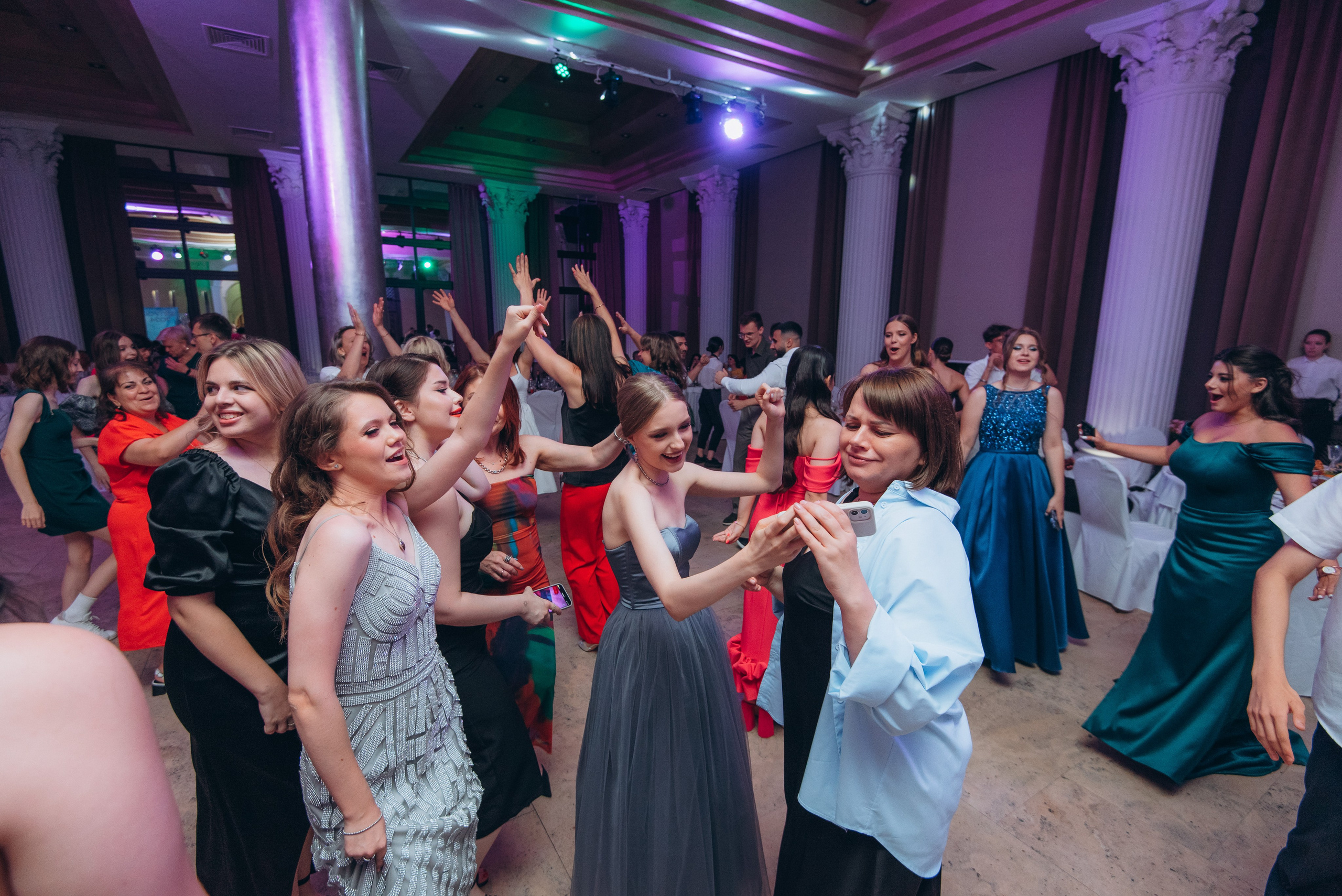 Выпускной 9-11классы. Выпускные книги Анапа Новороссийск Краснодар