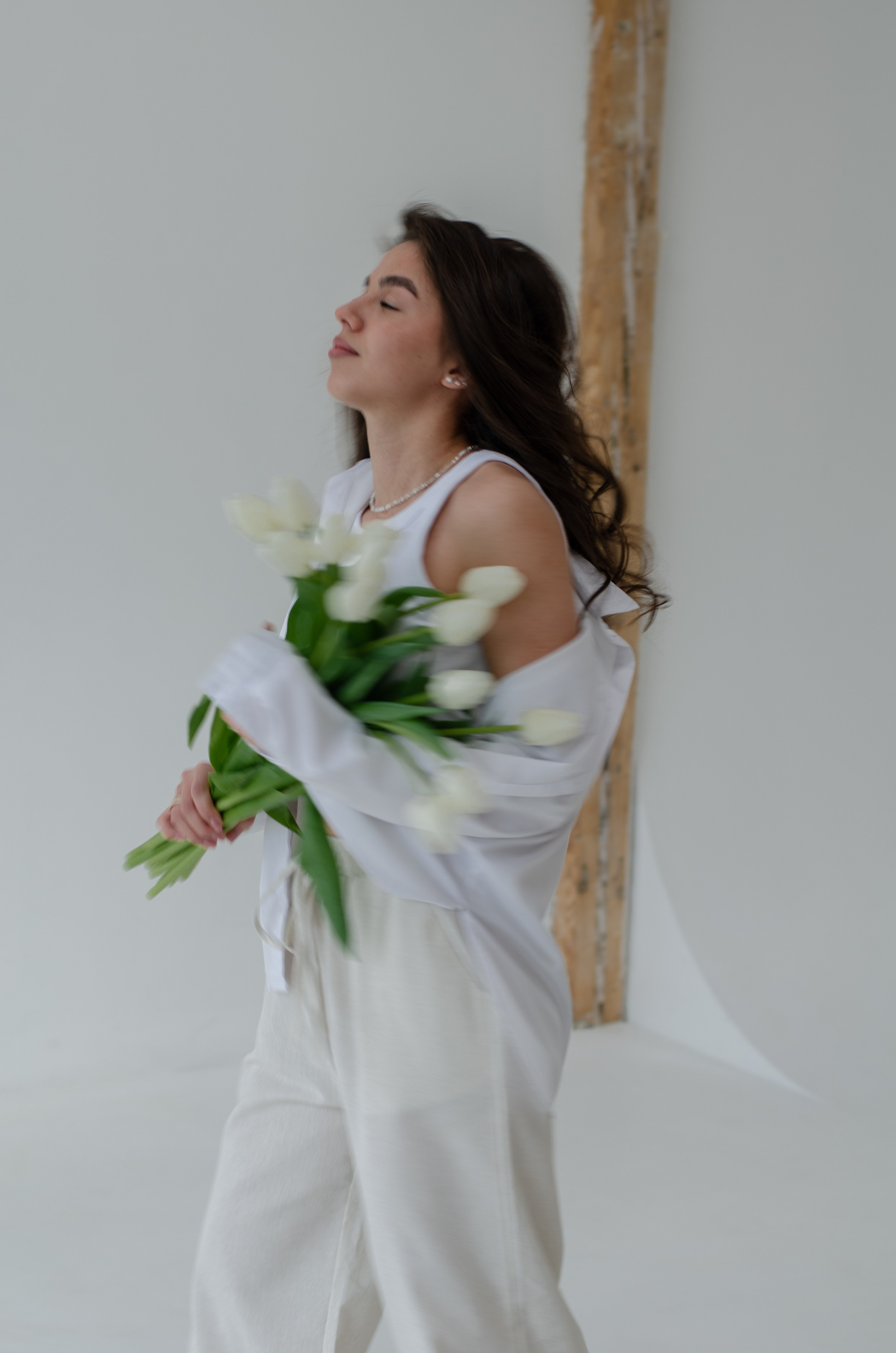 Евгения, тюльпаны. Фотограф Челябинск Ирина Ермоленко