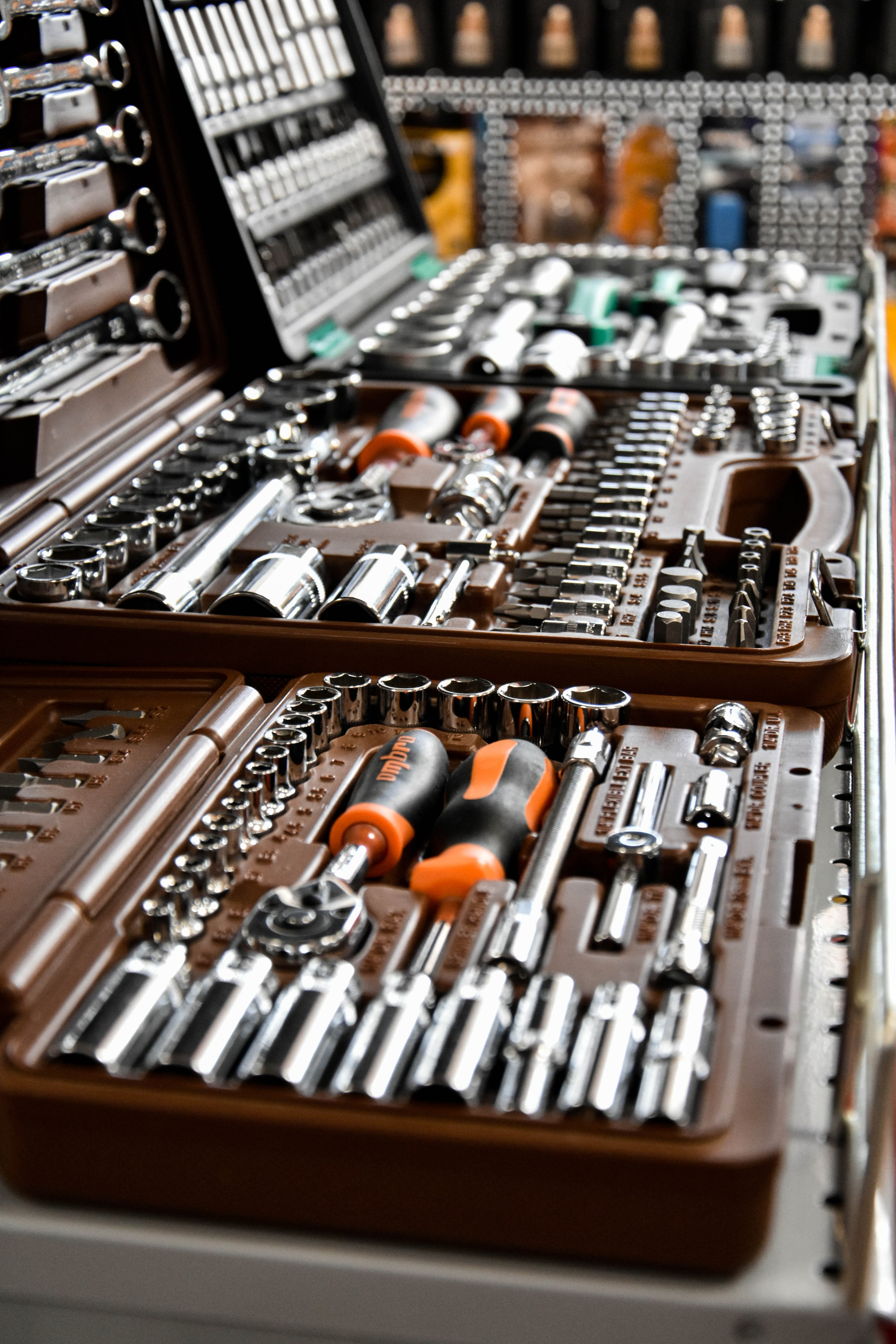 Салон запчастей. Женский фотограф в Людиново и Киров