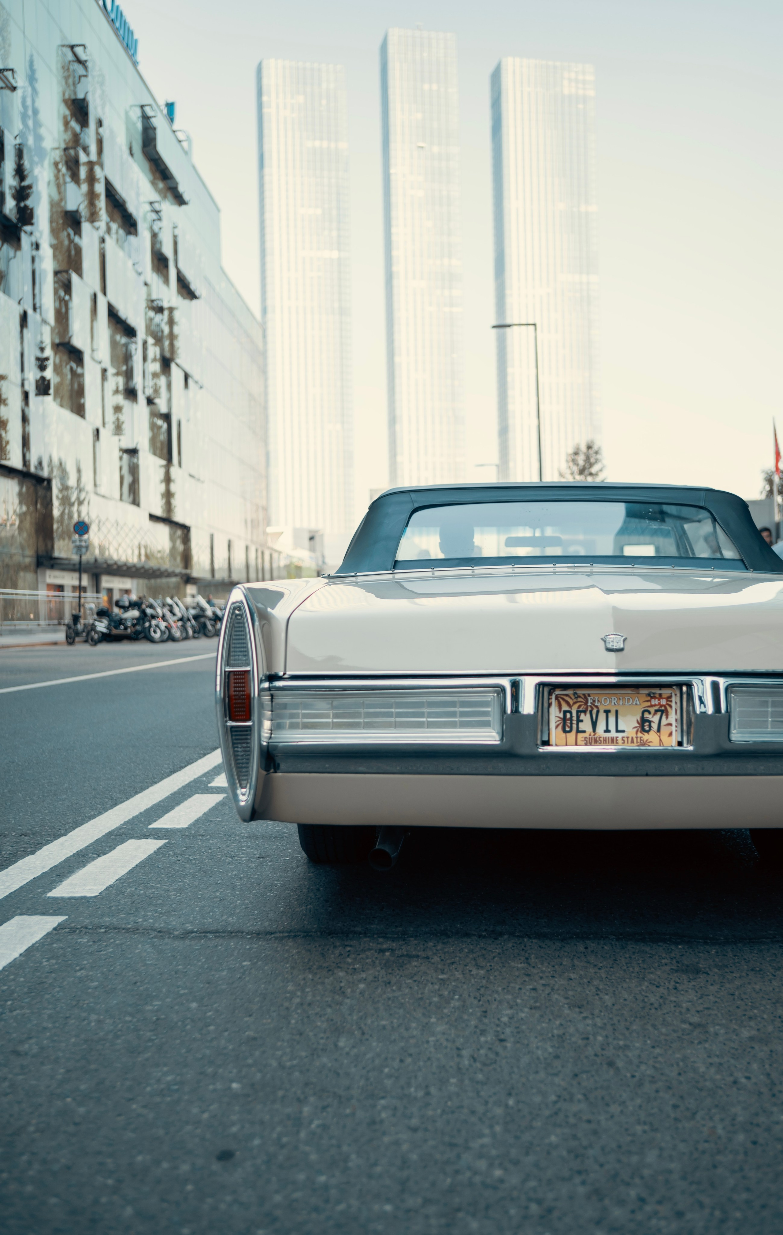 Retro Cadillac. Felixtones