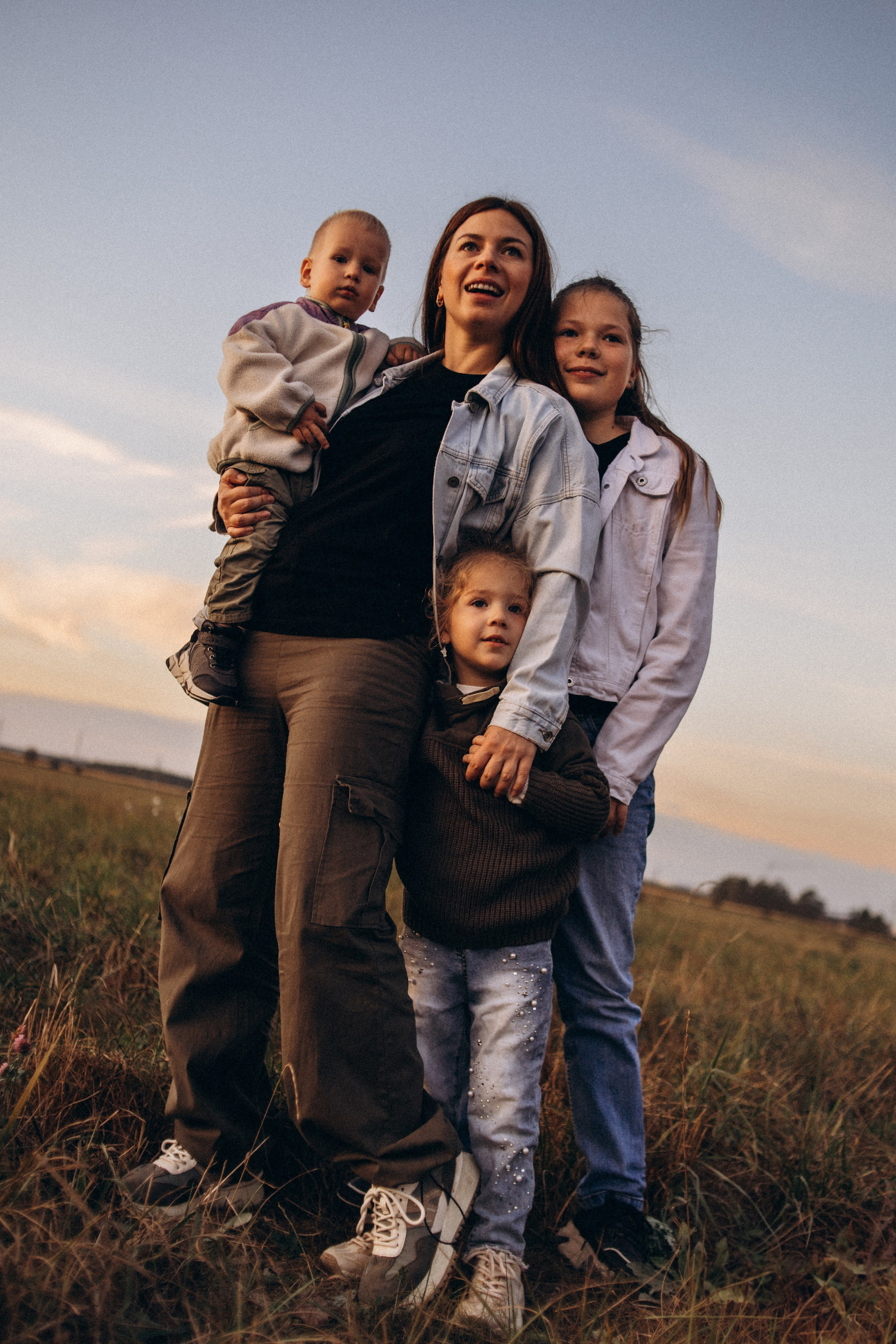 Аня, Василиса, Тася и Ваня. Фотограф В Москве и Подольске Лена Иванова