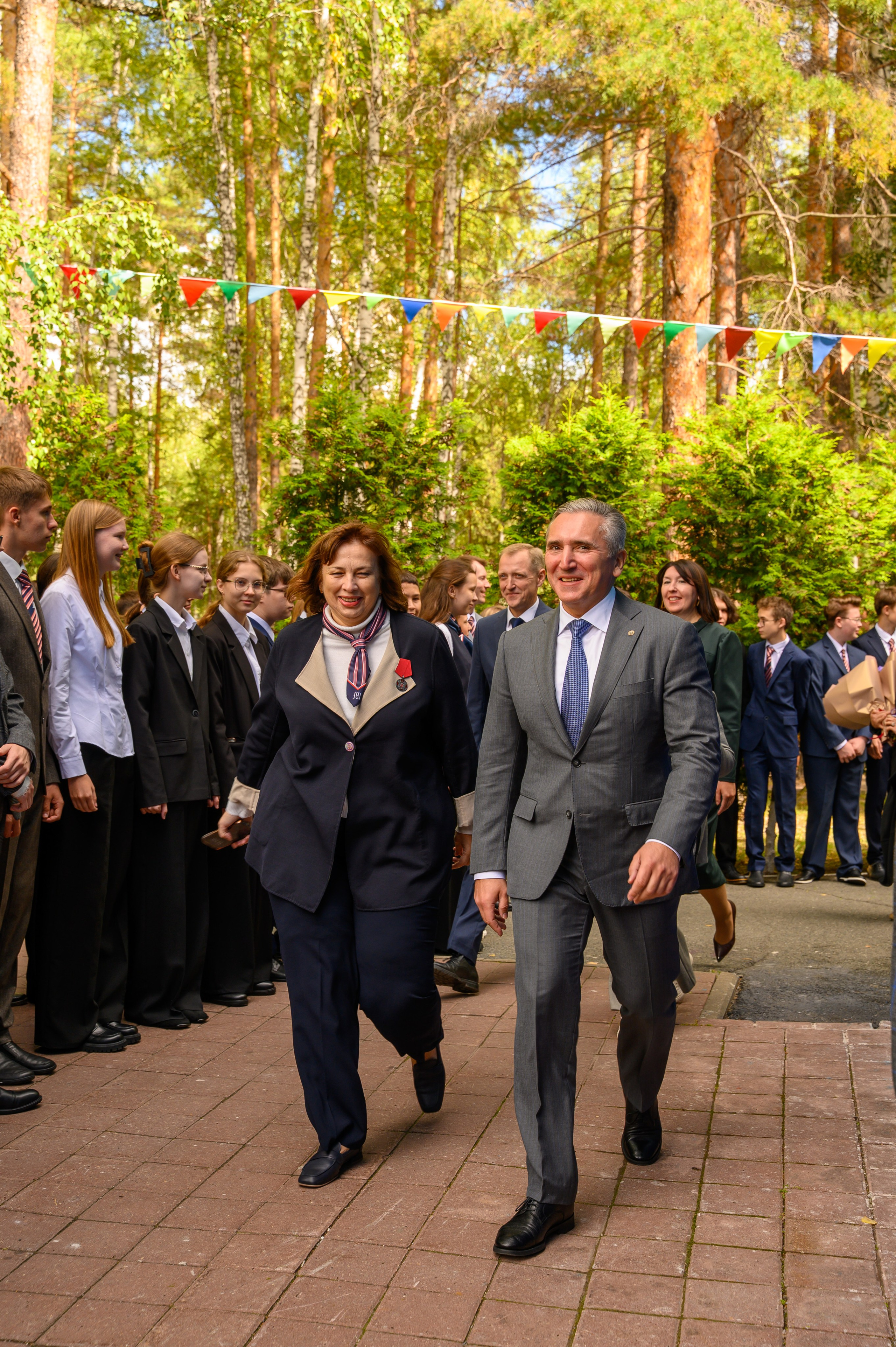 1 сентября линейка ФМШ. Фотограф новорожденных, семейный детский в Тюмени Татьяна Морозова