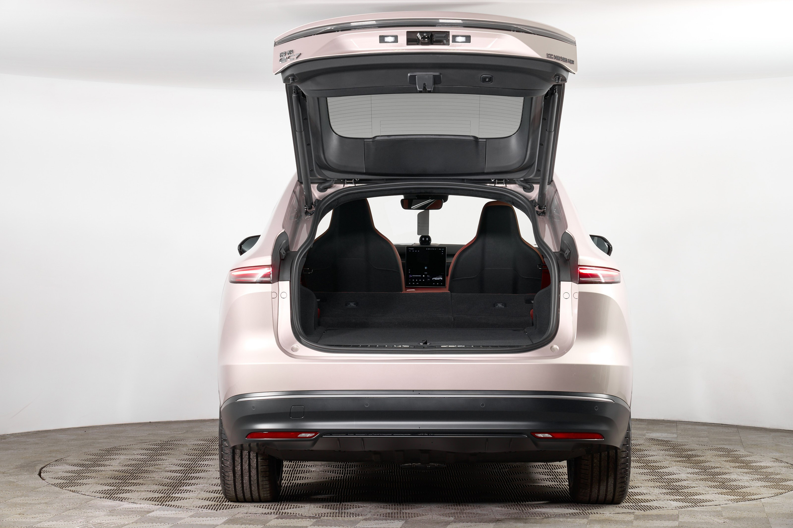 NIO EC7. Фотограф Николай Прокофьев модельные тесты в Москве