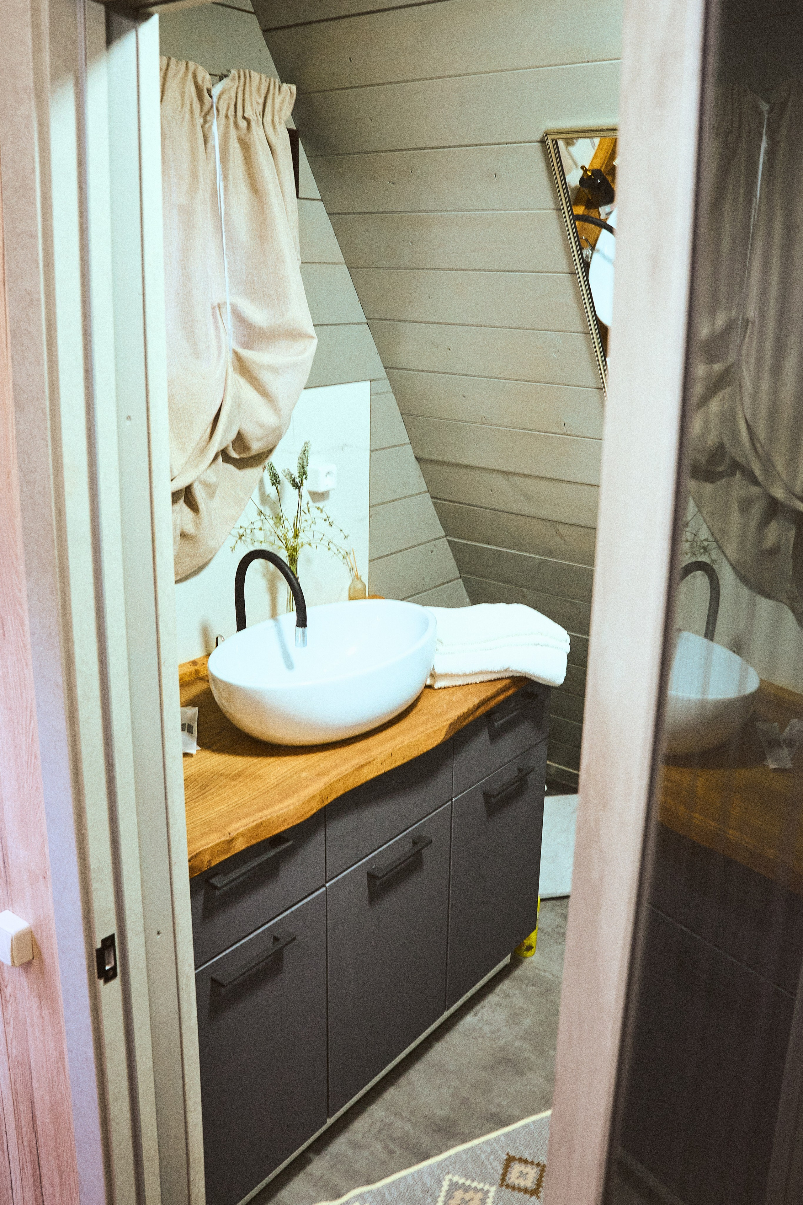 Съемки интерьера глэмпинга Светогорье. Индивидуальный фотограф в Сочи Владимир Чудинов