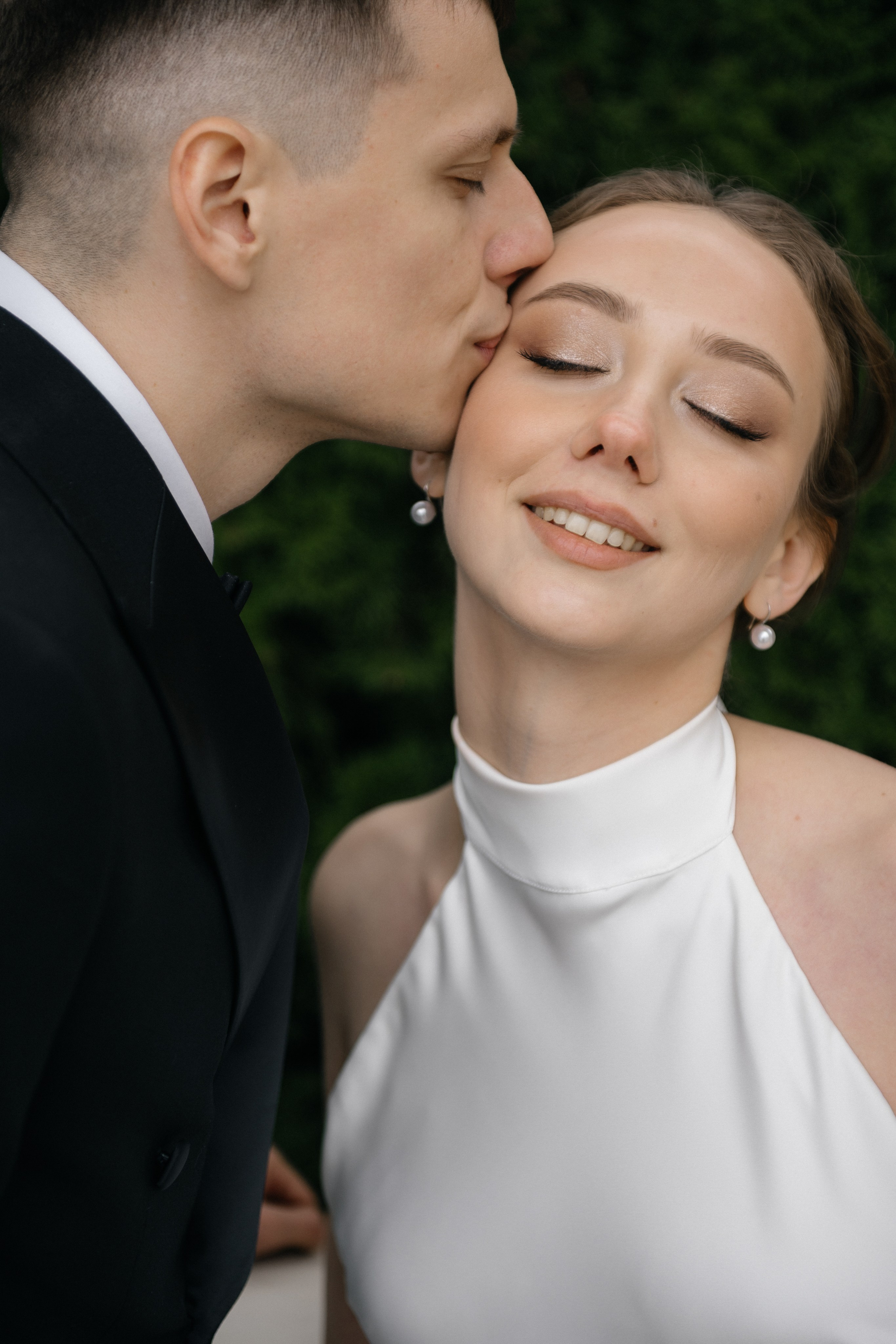 Wedding day in Martinique Bar. Wedding PHOTOGRAPHER Andrew Vnukov
