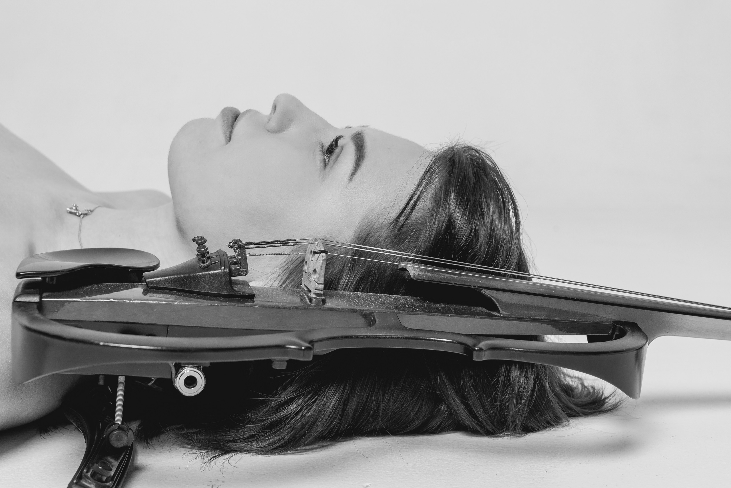 Актриса и музыкант в одном лице. Фотосессия Евы. Занимаюсь профессиональной фотографией и живу рядом с Байкалом. Работаю в разных жанрах