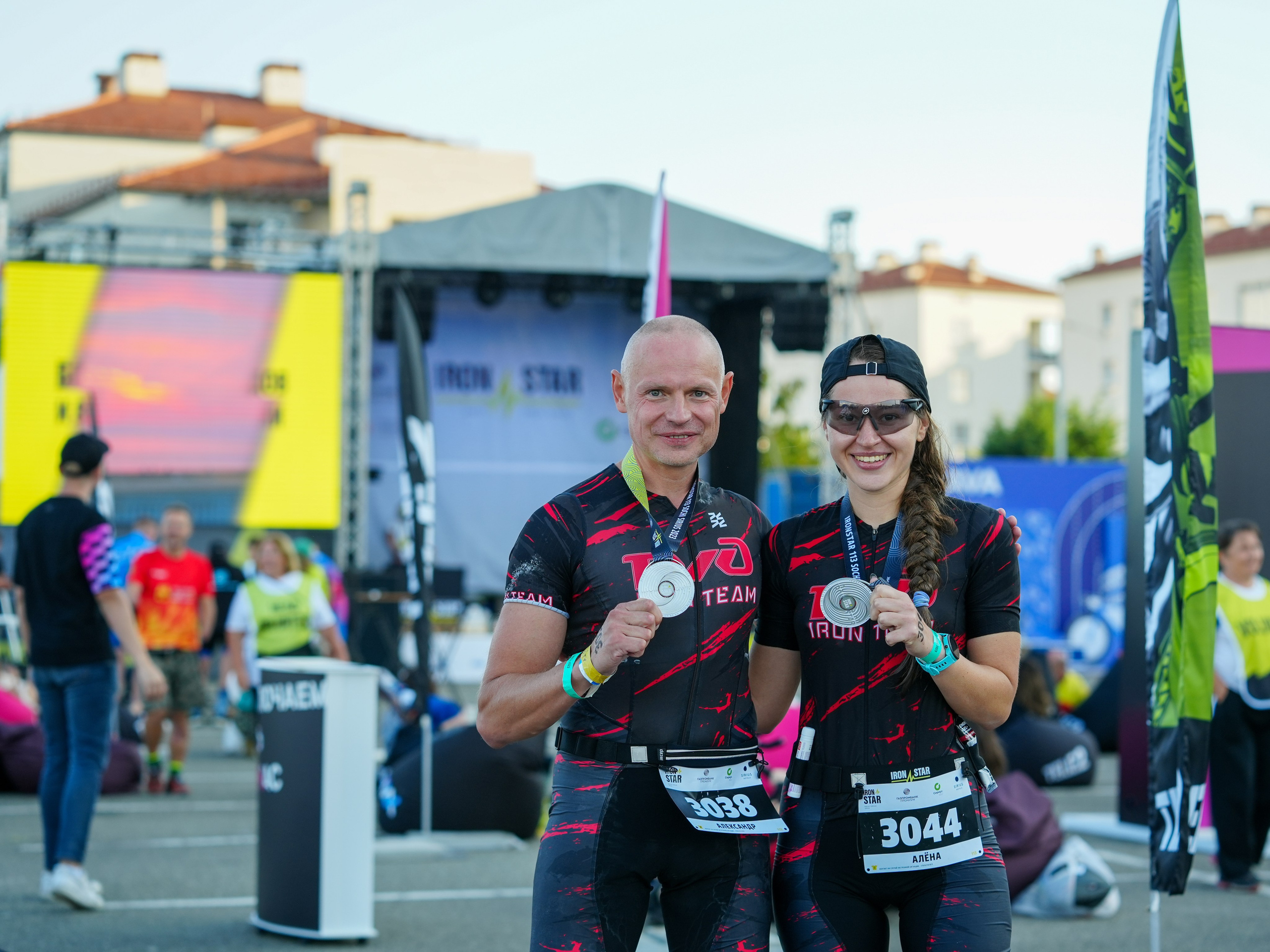 Фотоотчет партнерской интеграции для компании TELE2 на фестивале Ironstar. Репортажный фотограф в Красной Поляне и Сочи Павлюченко Екатерина